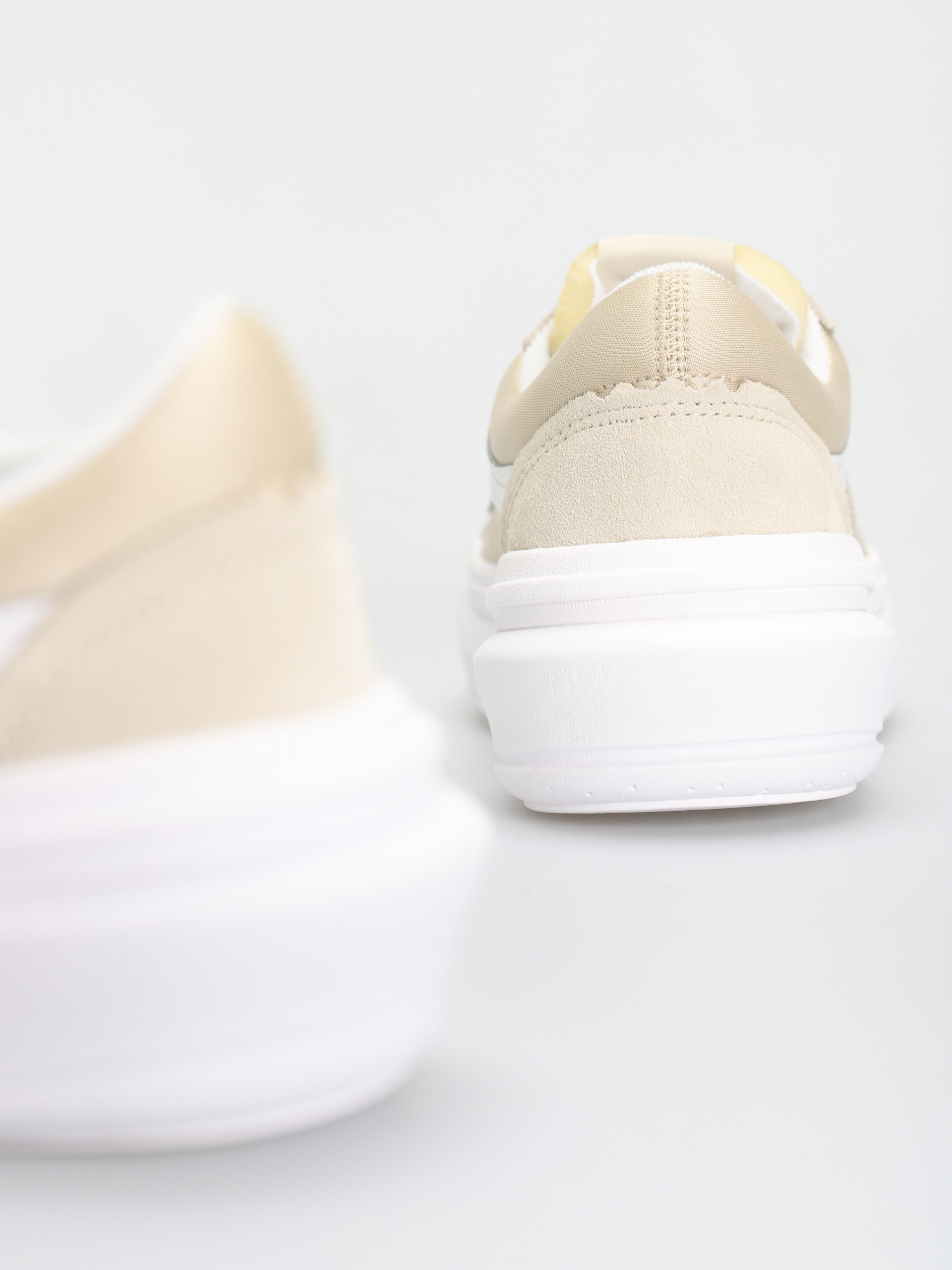 Vans Обувки Old Skool Overt CC (sand/white)