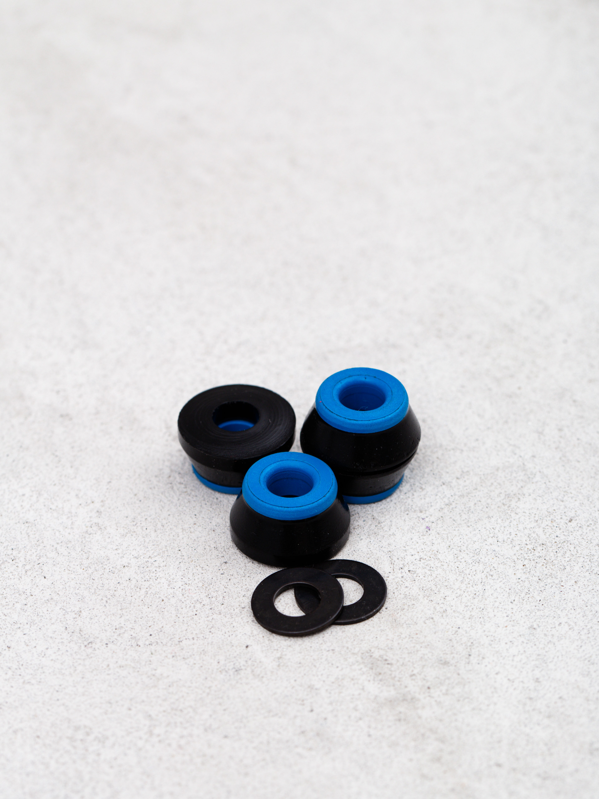 Bones Тампони Hardcore Bushings Soft (black/blue)