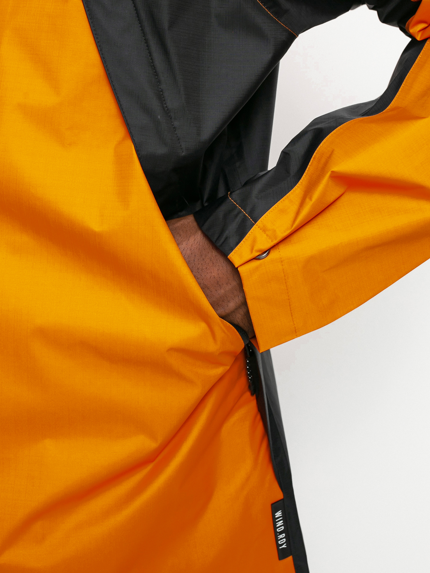 Яке adidas Tech Shell (black/focora)