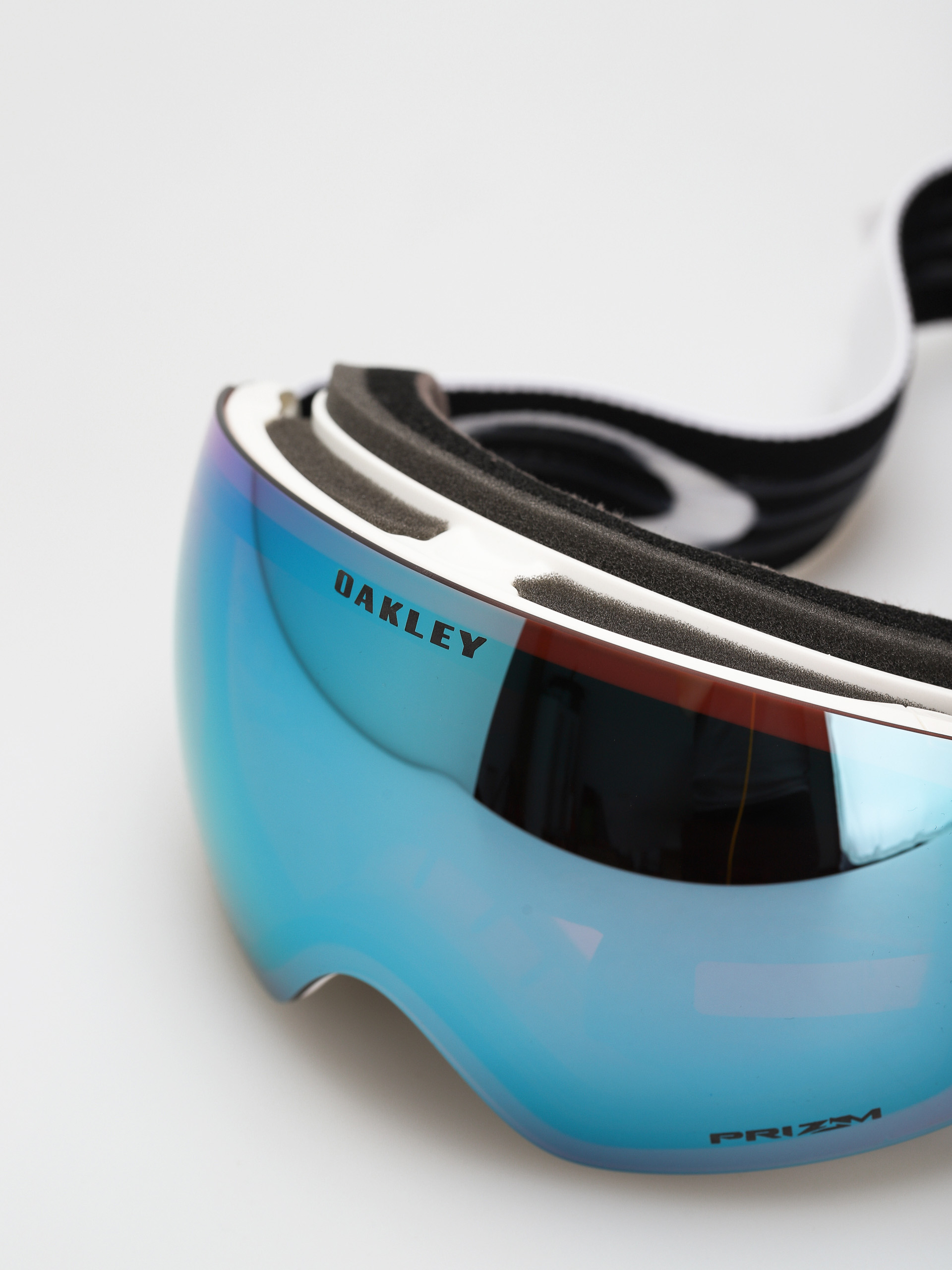 Oakley Сноуборд очила Flight Deck M (matte white/prizm sapphire iridium)
