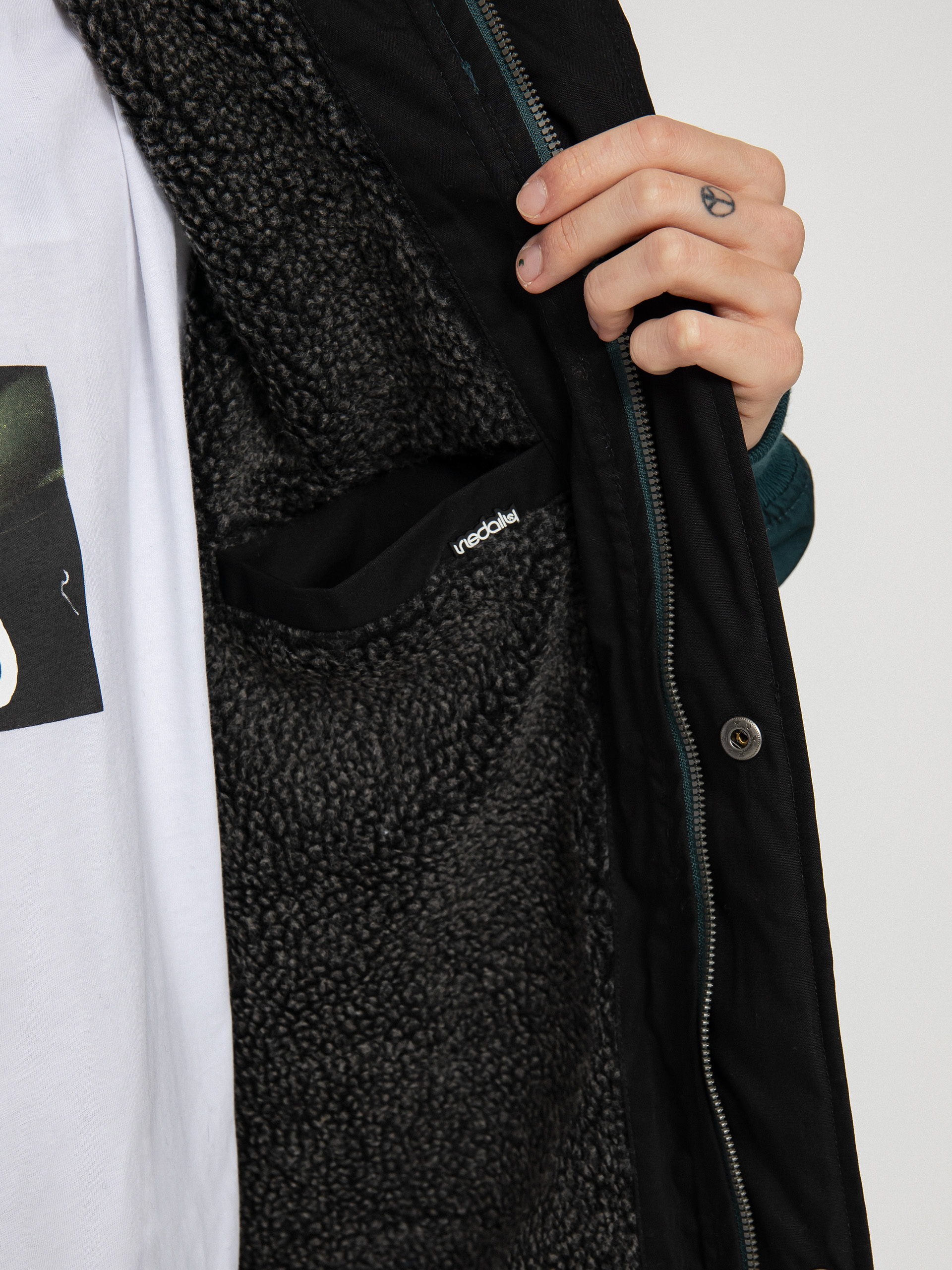 Iriedaily Яке Eissegler (hunter)