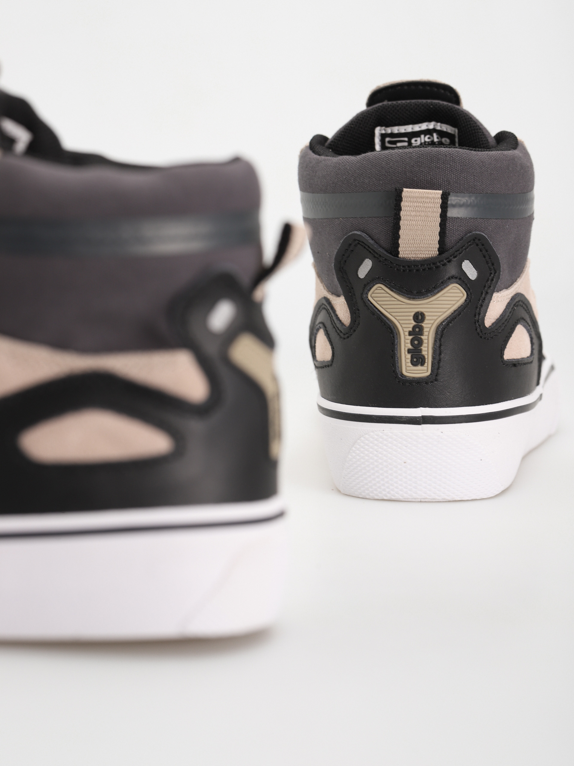 Globe Обувки Dimension (khaki/black)