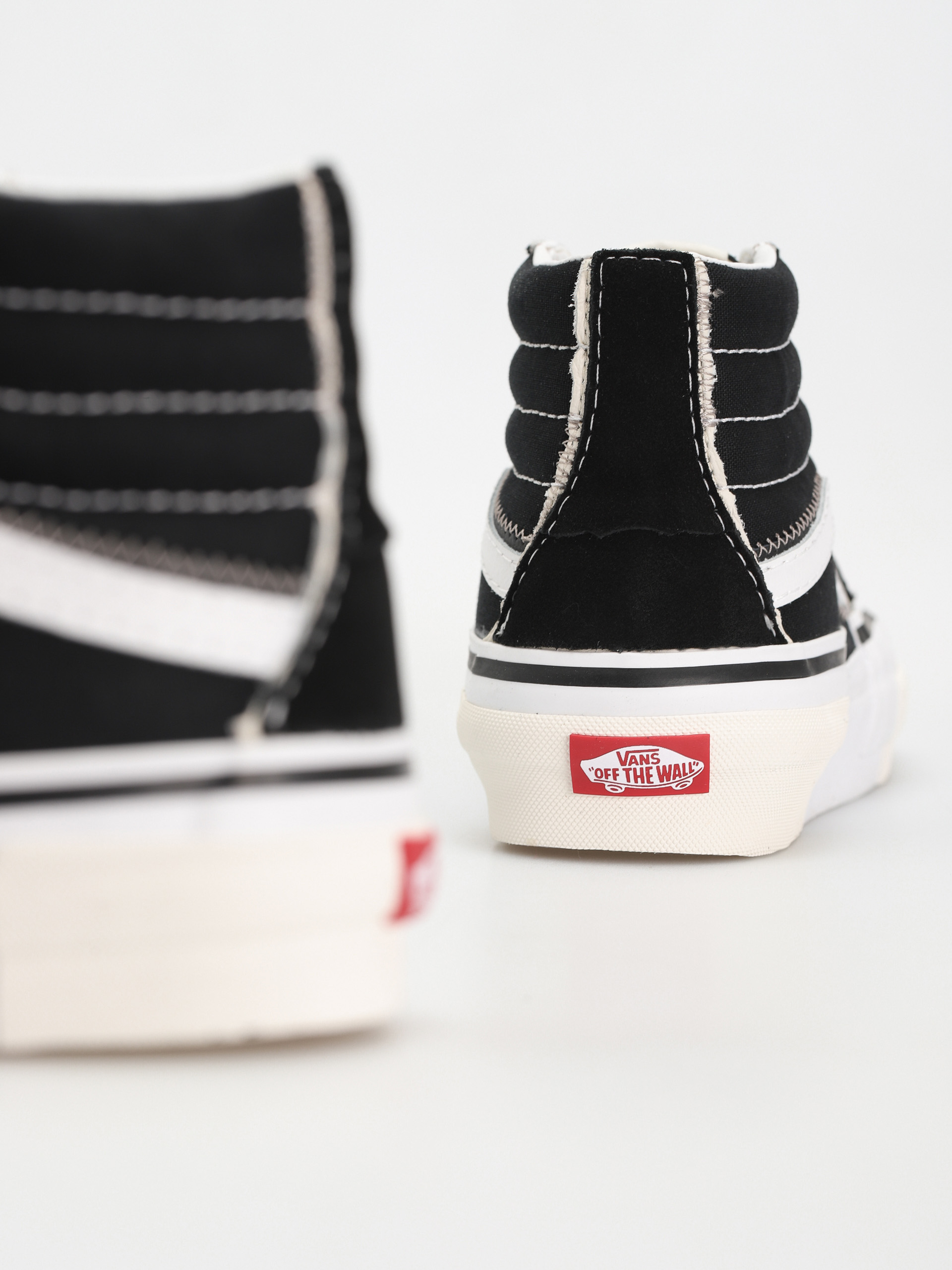 Vans Обувки Sk8 Hi Reconstruct (black/true white)
