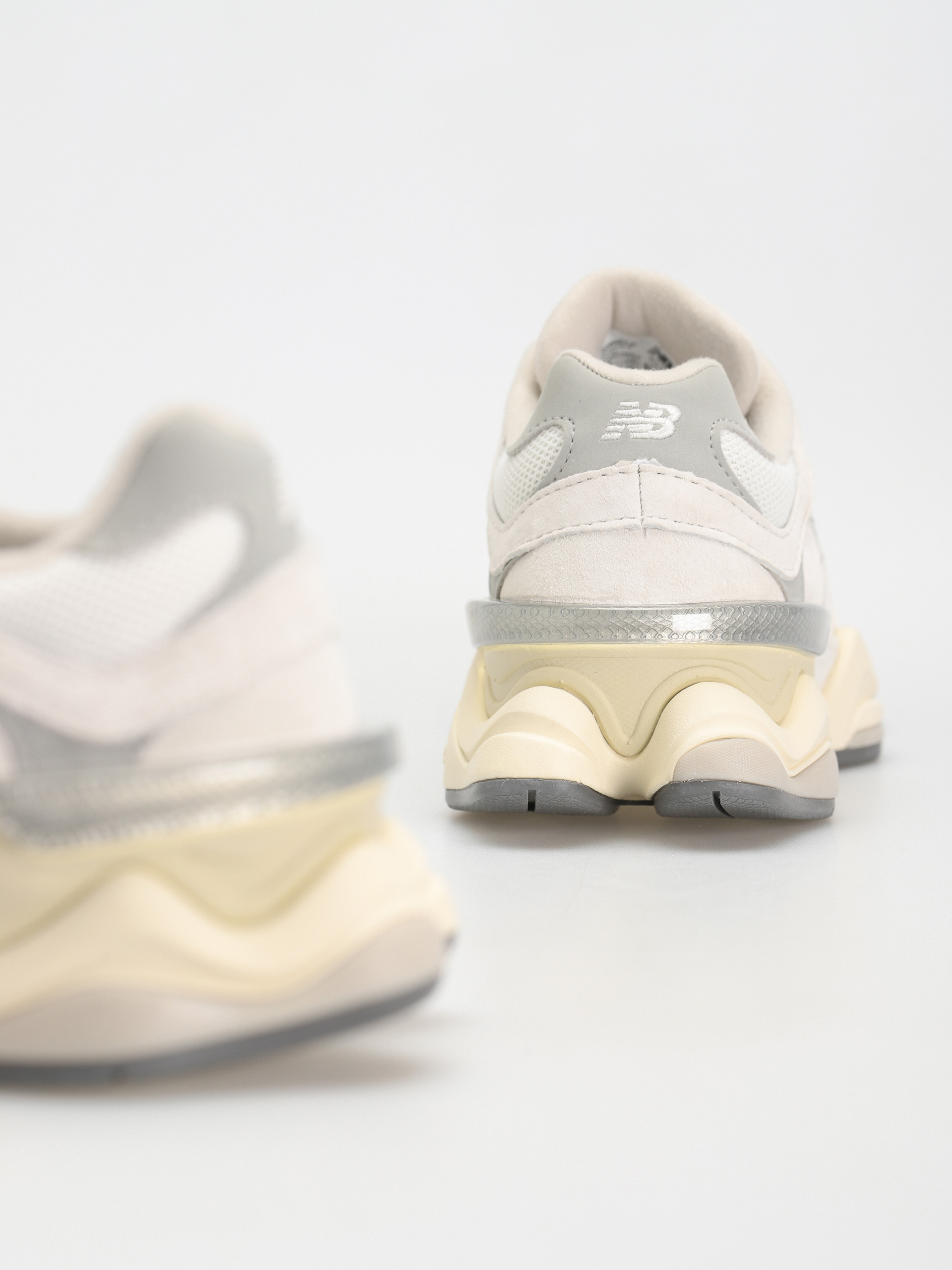 New Balance Обувки 9060 (sea salt)