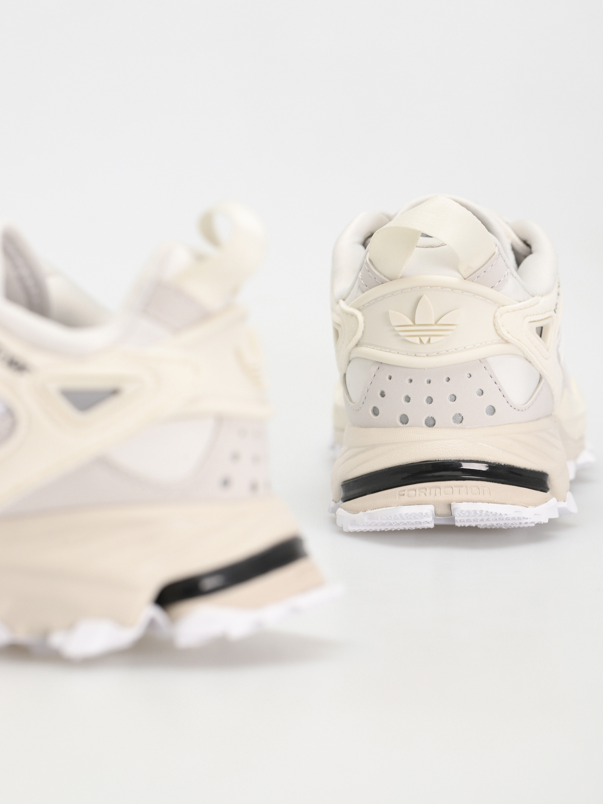 adidas Originals Обувки Hyperturf Wmn (greone/ftwwht/owhite)