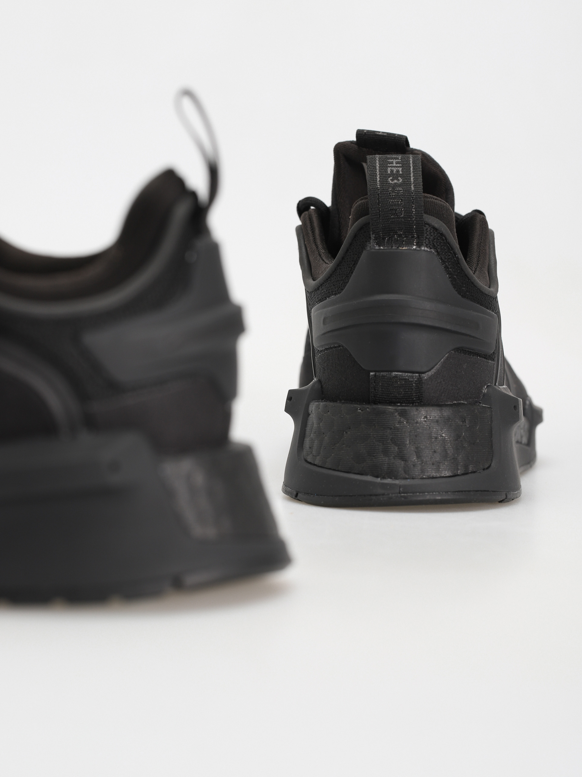 adidas Originals Обувки Nmd V3 (cblack/cblack/cblack)