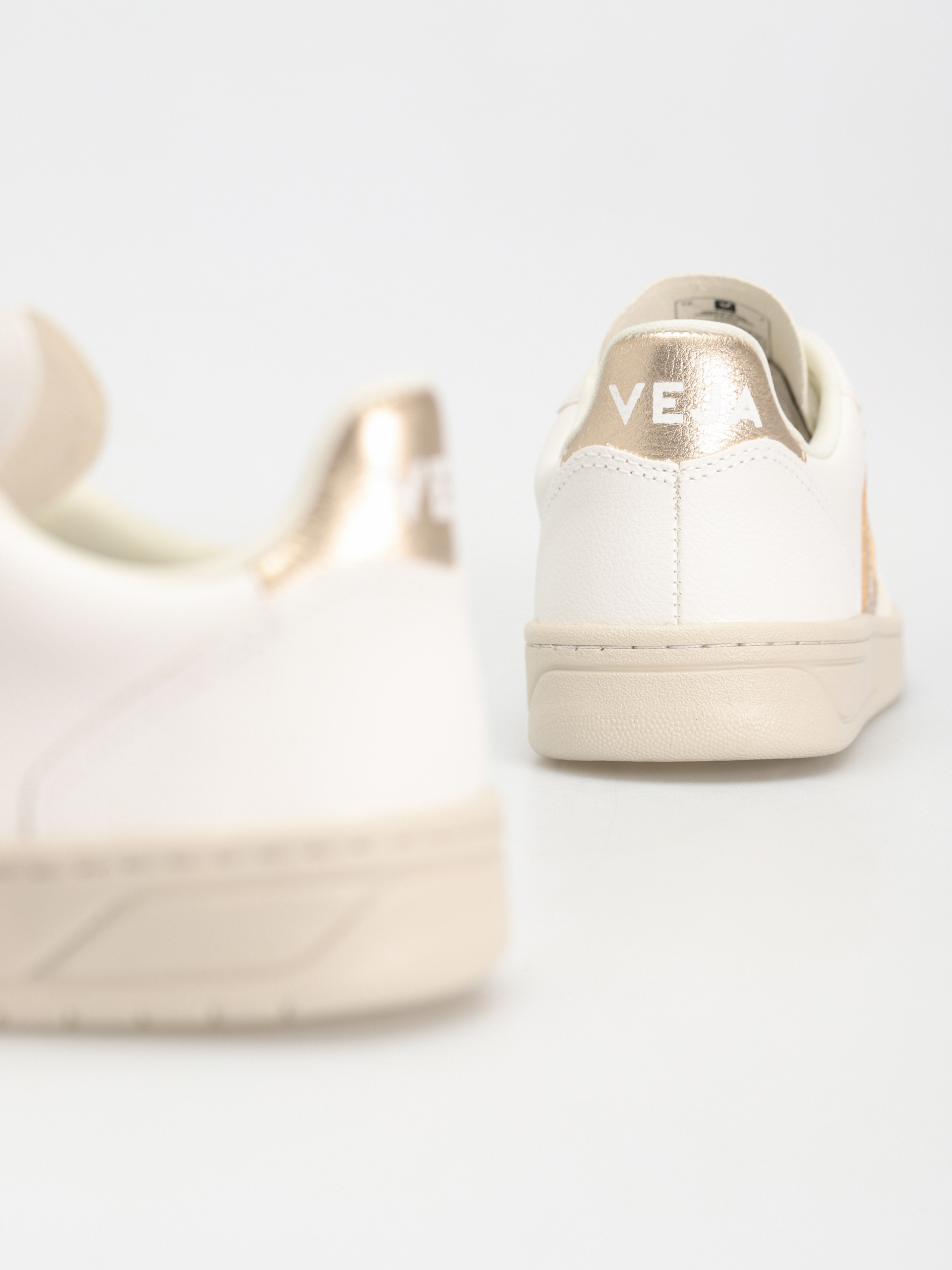 Обувки Veja V-10 Wmn (extra white platine)
