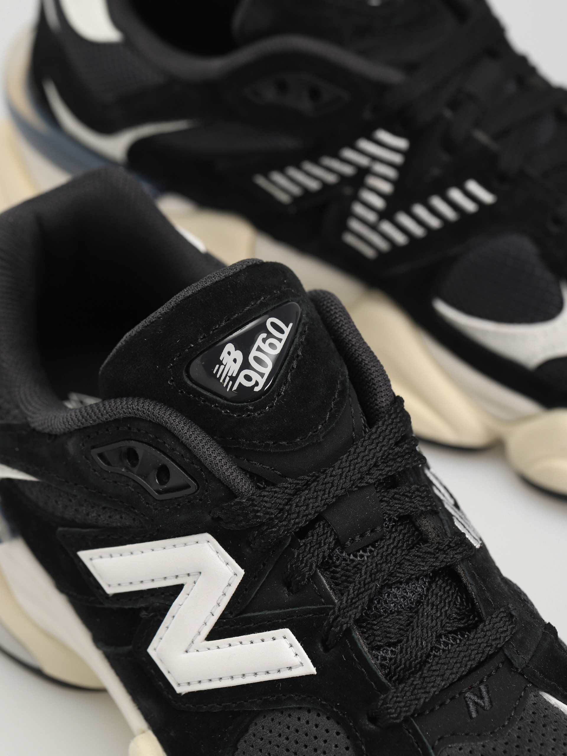 New Balance Обувки 9060 (black)