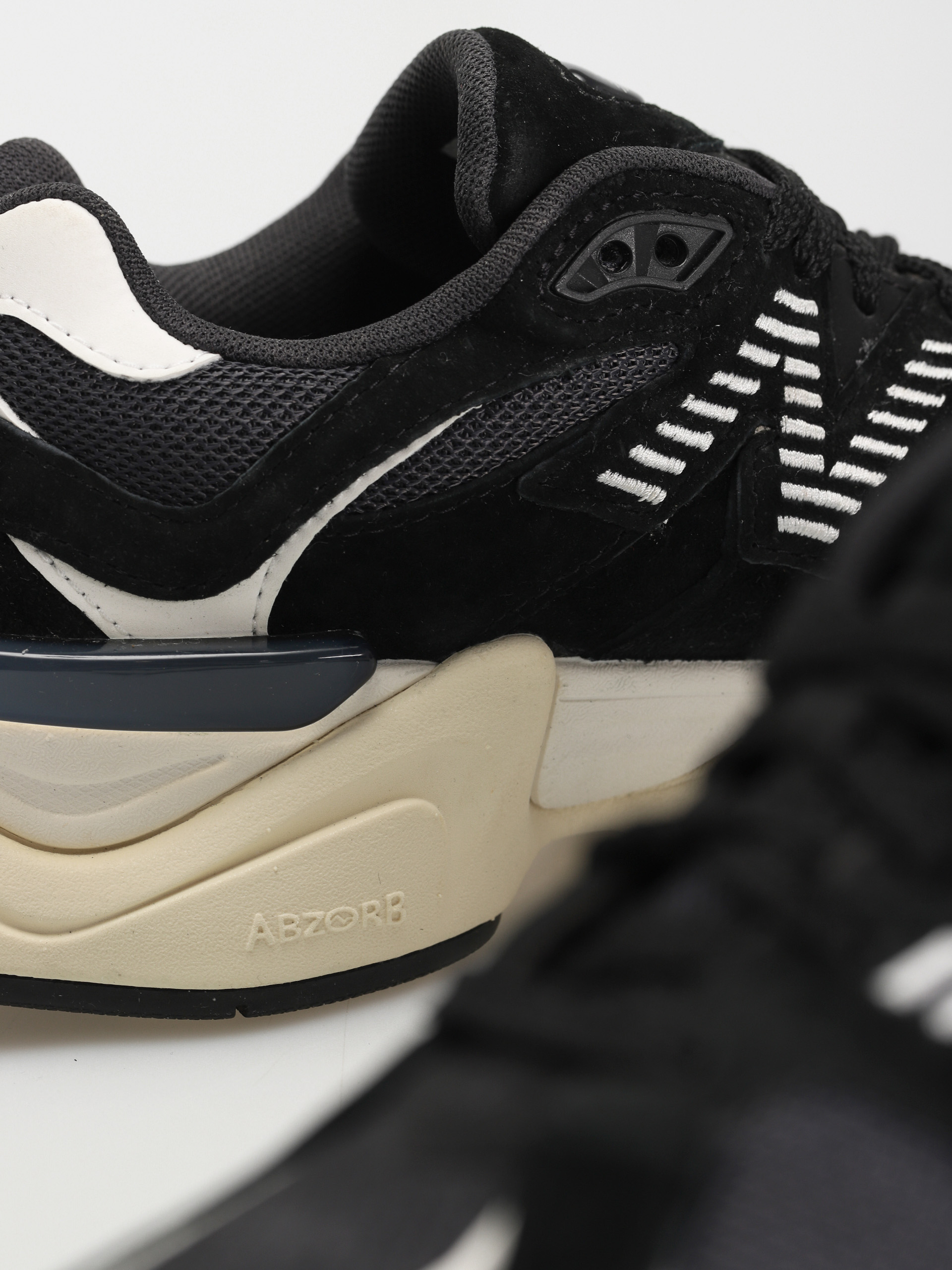 New Balance Обувки 9060 (black)