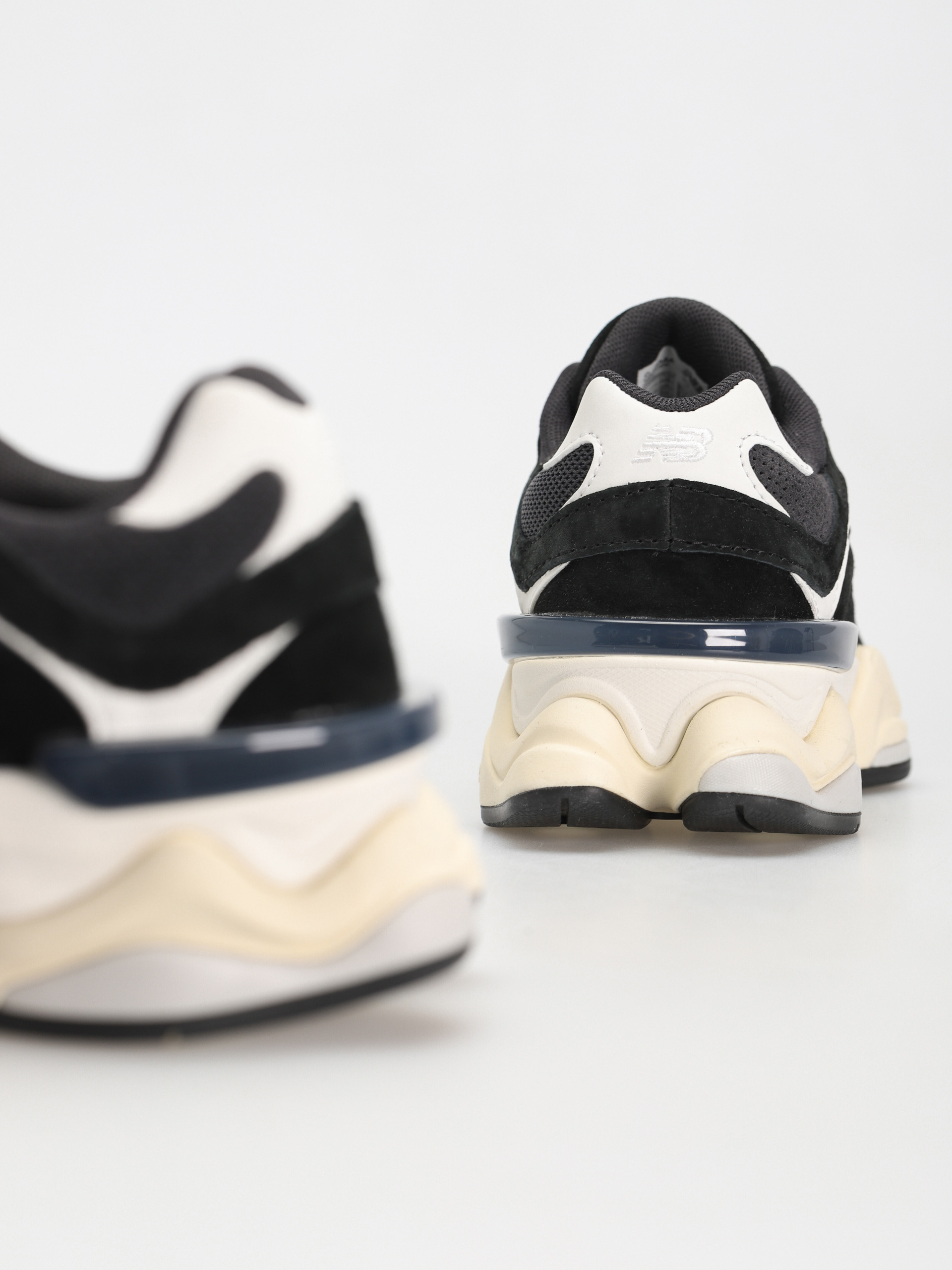 New Balance Обувки 9060 (black)