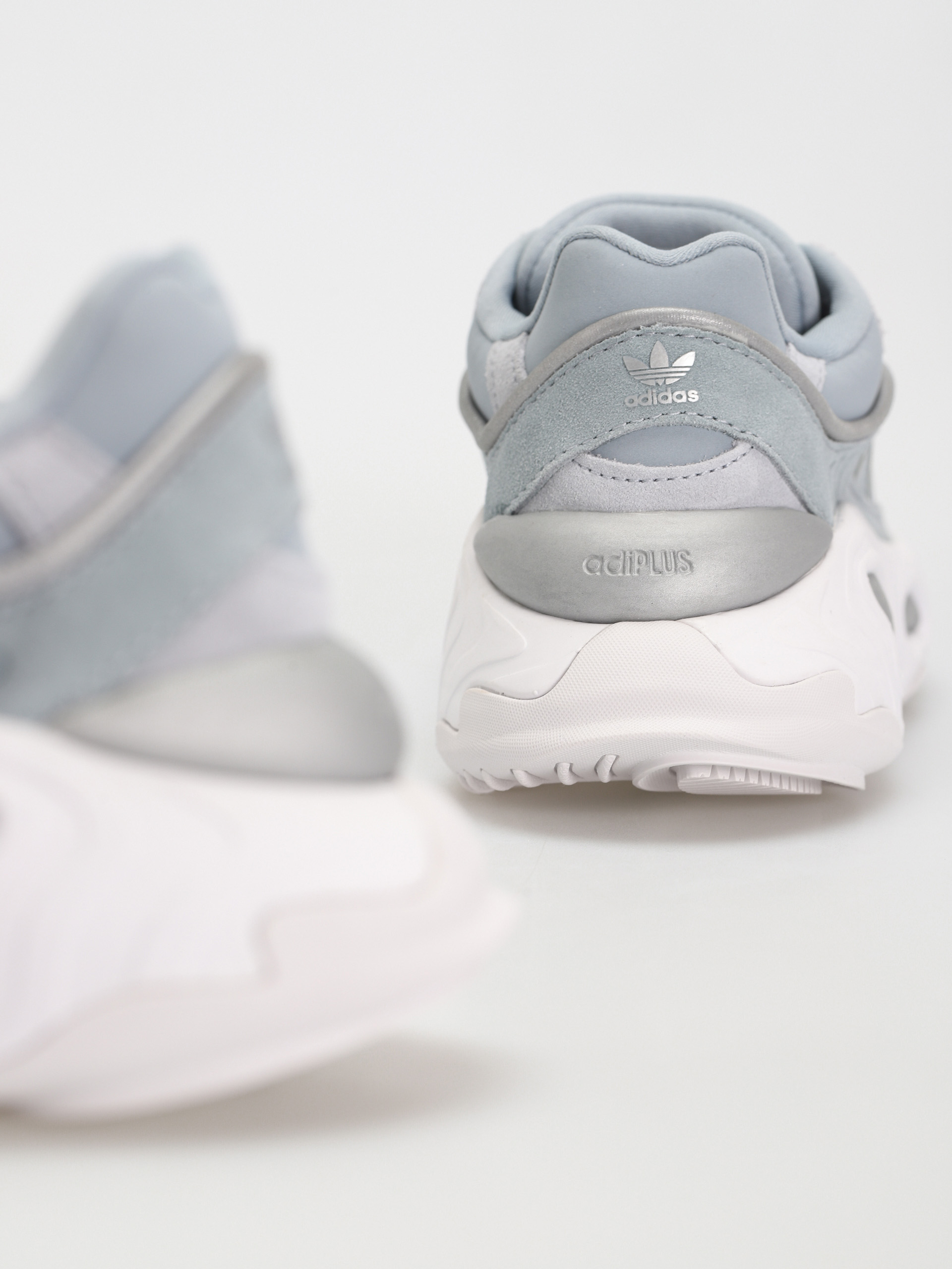 adidas Originals Обувки Oznova (lgtgre/lgtgre/dshgry)