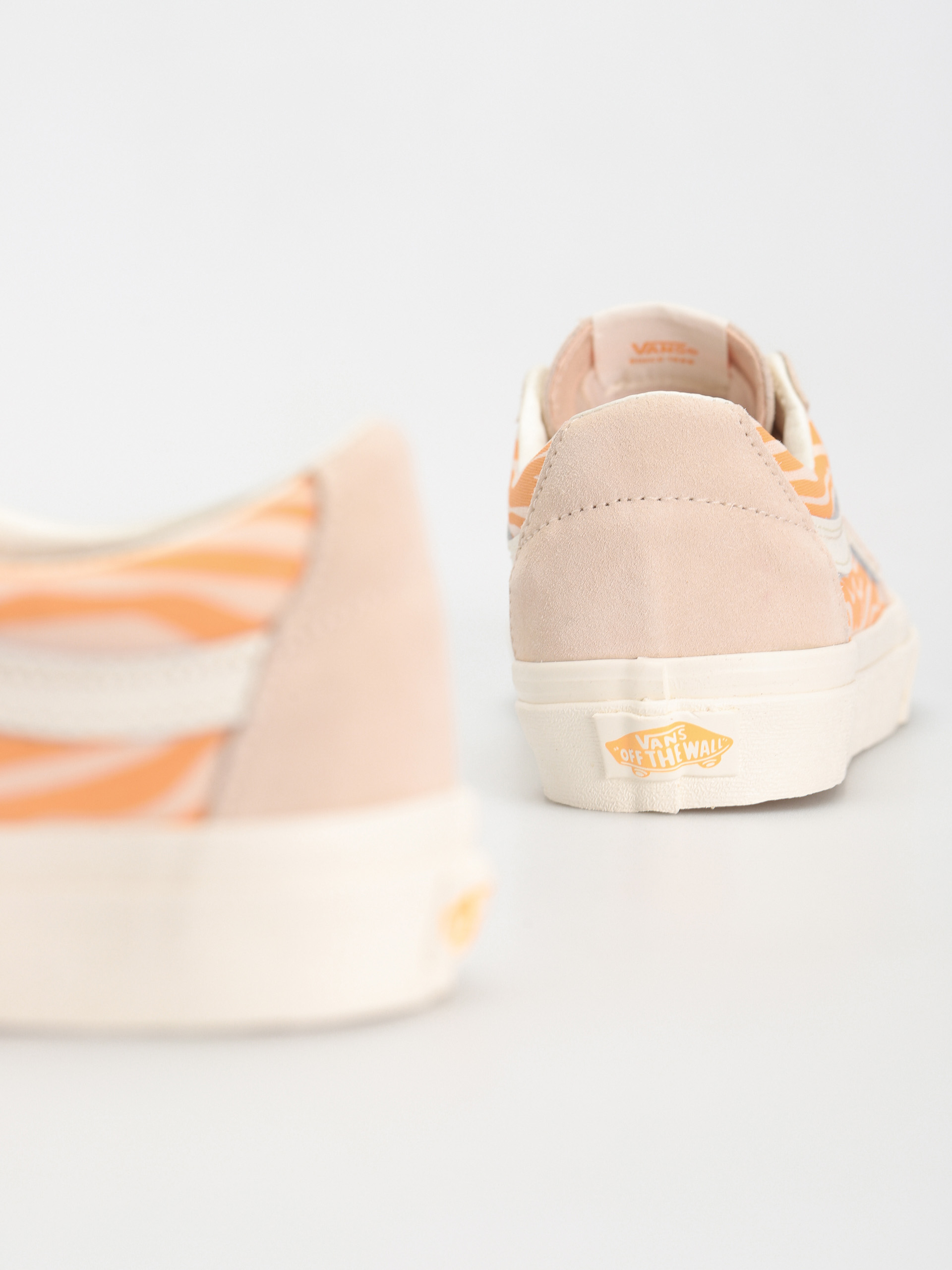 Vans Обувки Sk8 Low Wmn (tonal stripes peach dust)
