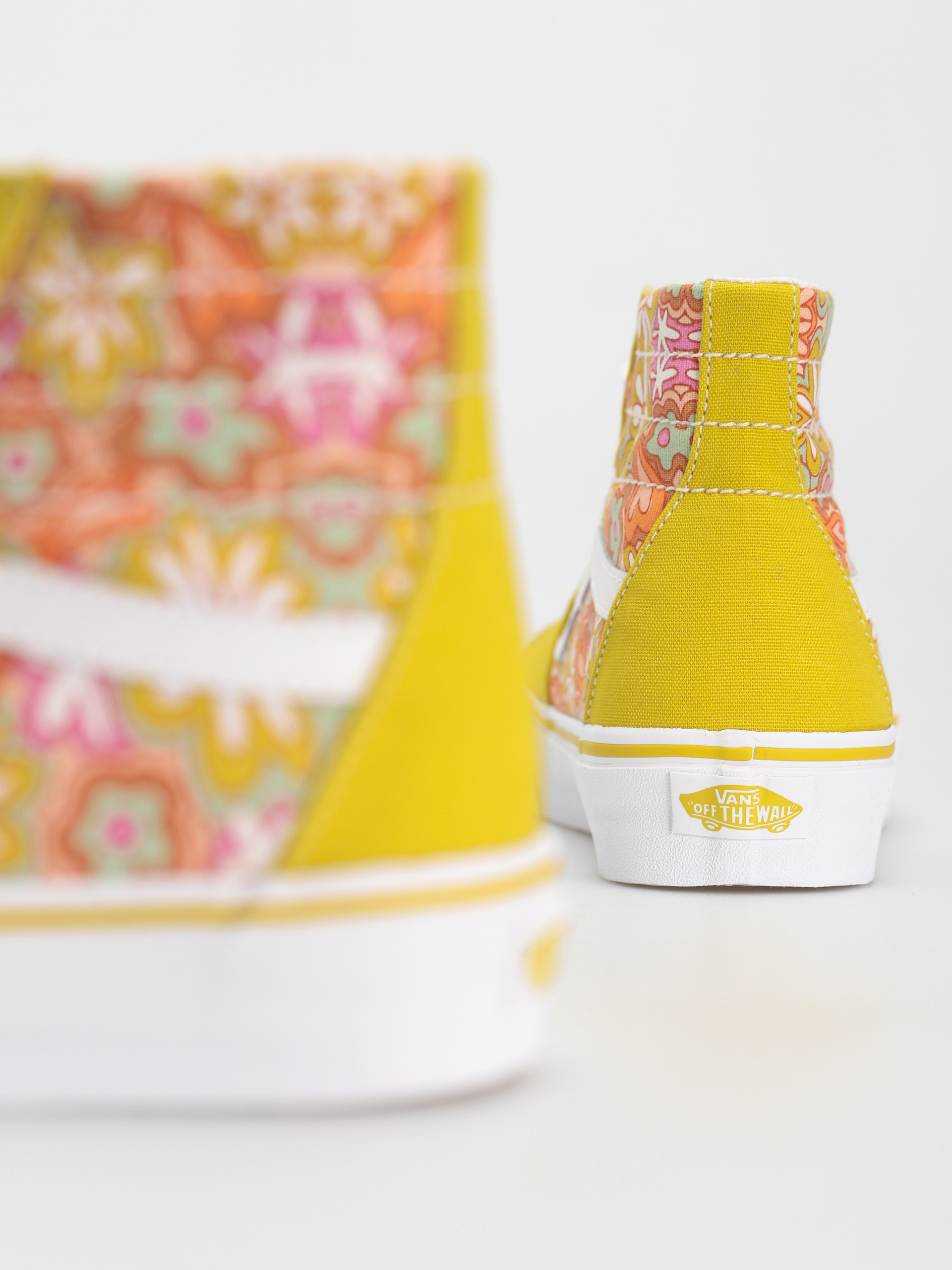 Vans Обувки Sk8 Hi Tapered Wmn (psychedelic resort passion fruit)