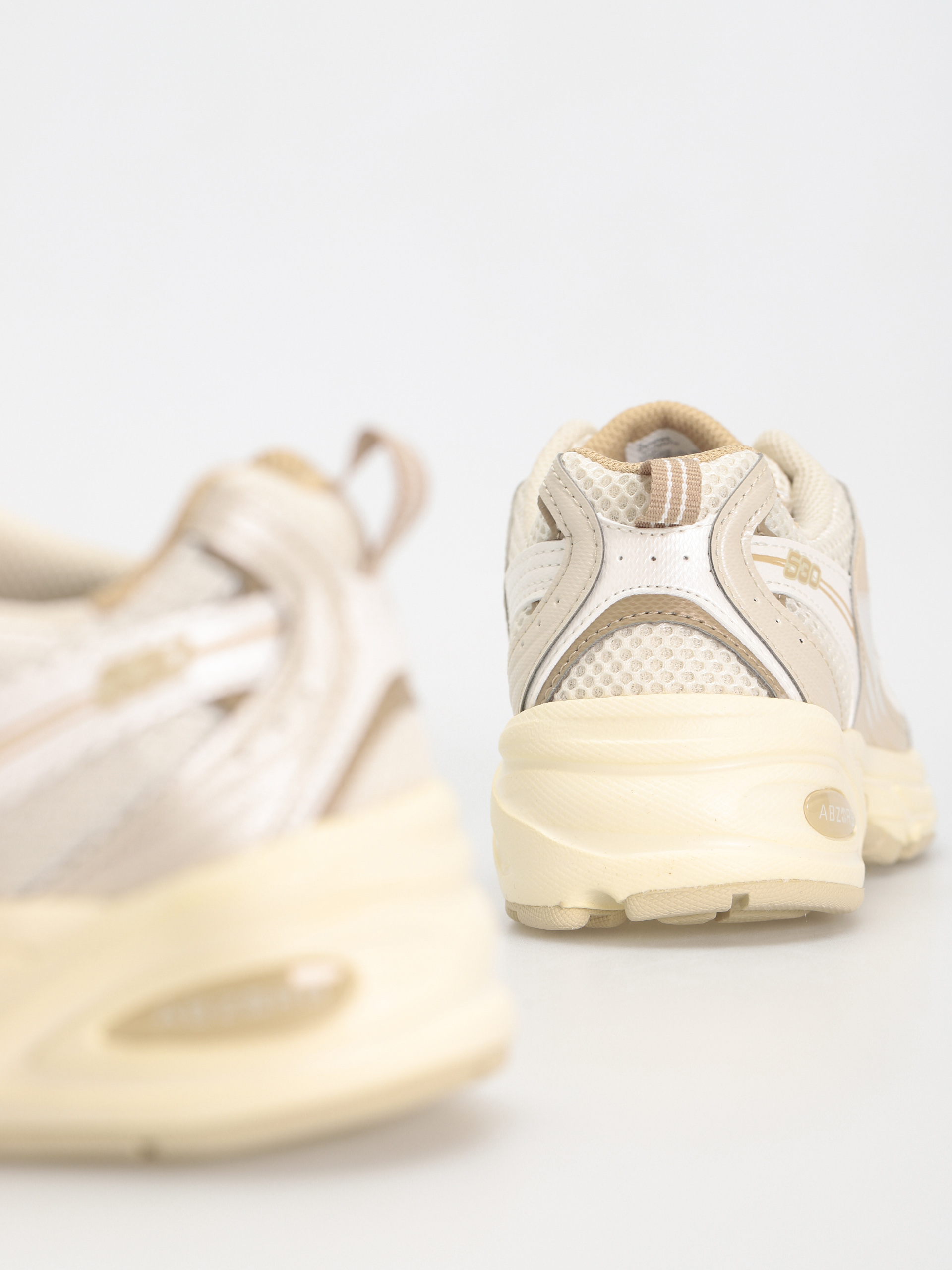 New Balance Обувки 530 (bone)