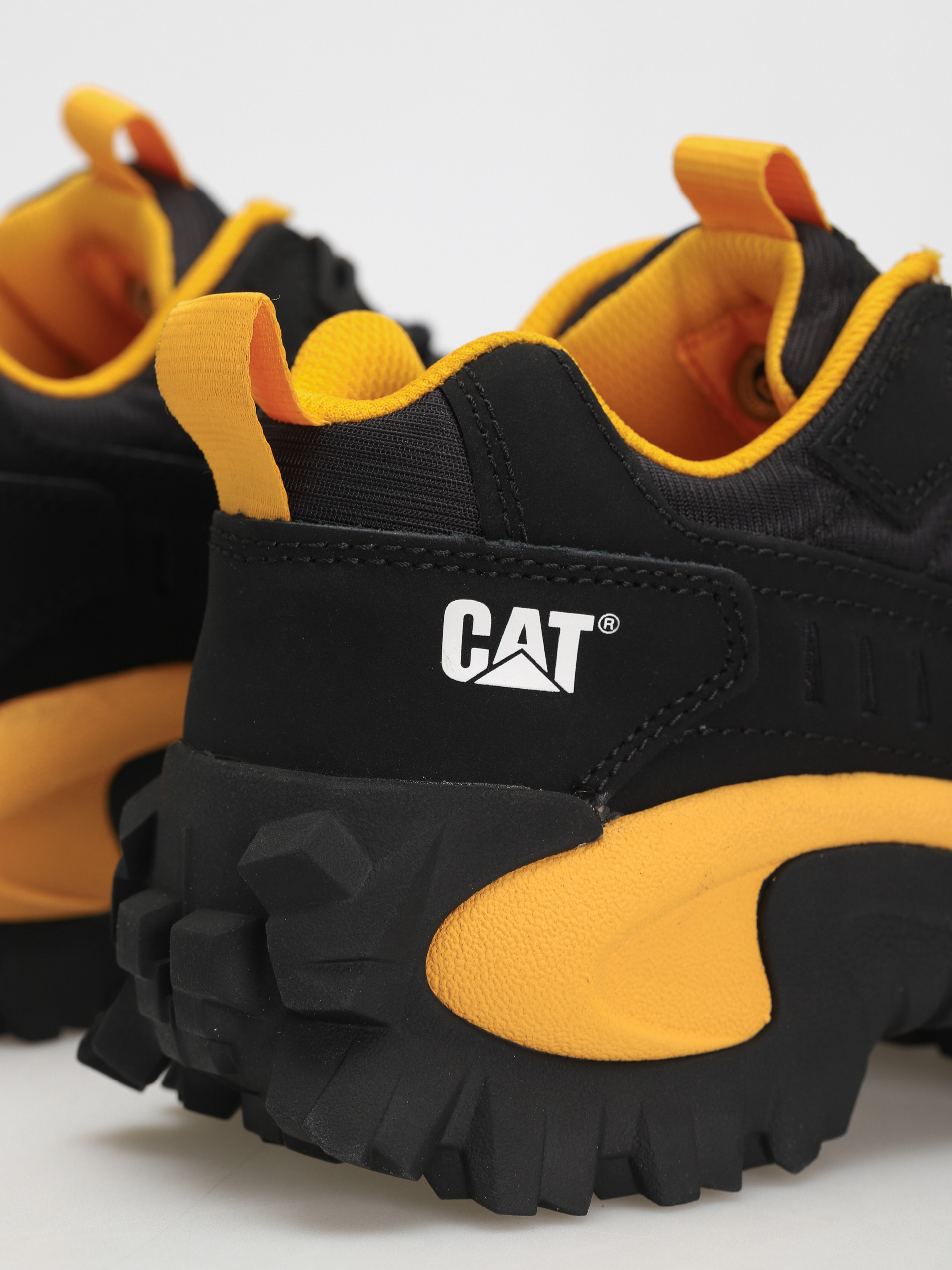 Caterpillar Обувки Intruder (black/cat yellow)