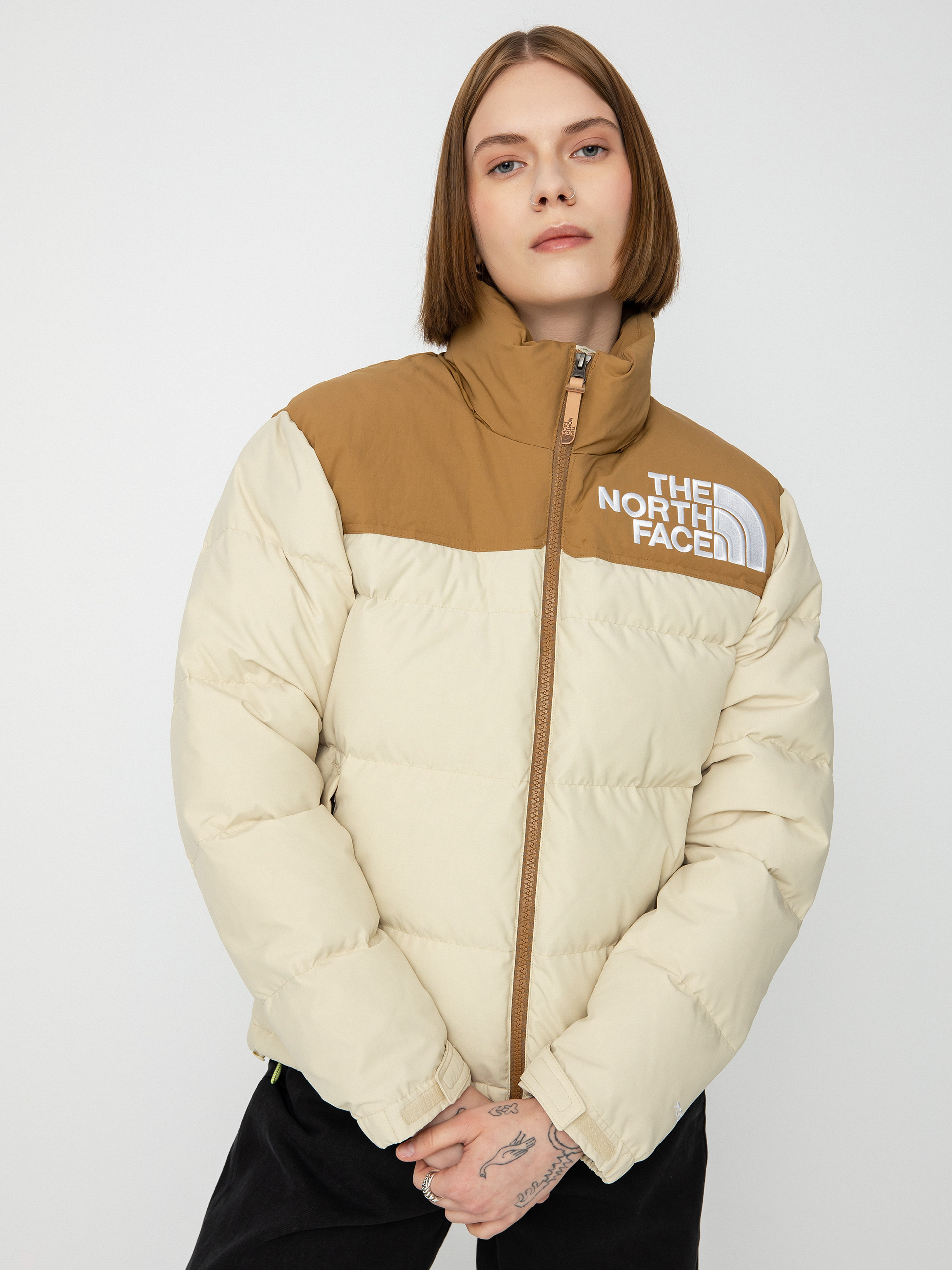 The North Face Яке 92 Low-Fi Hi-Tek Nuptse Wmn (gravel/utility brown)