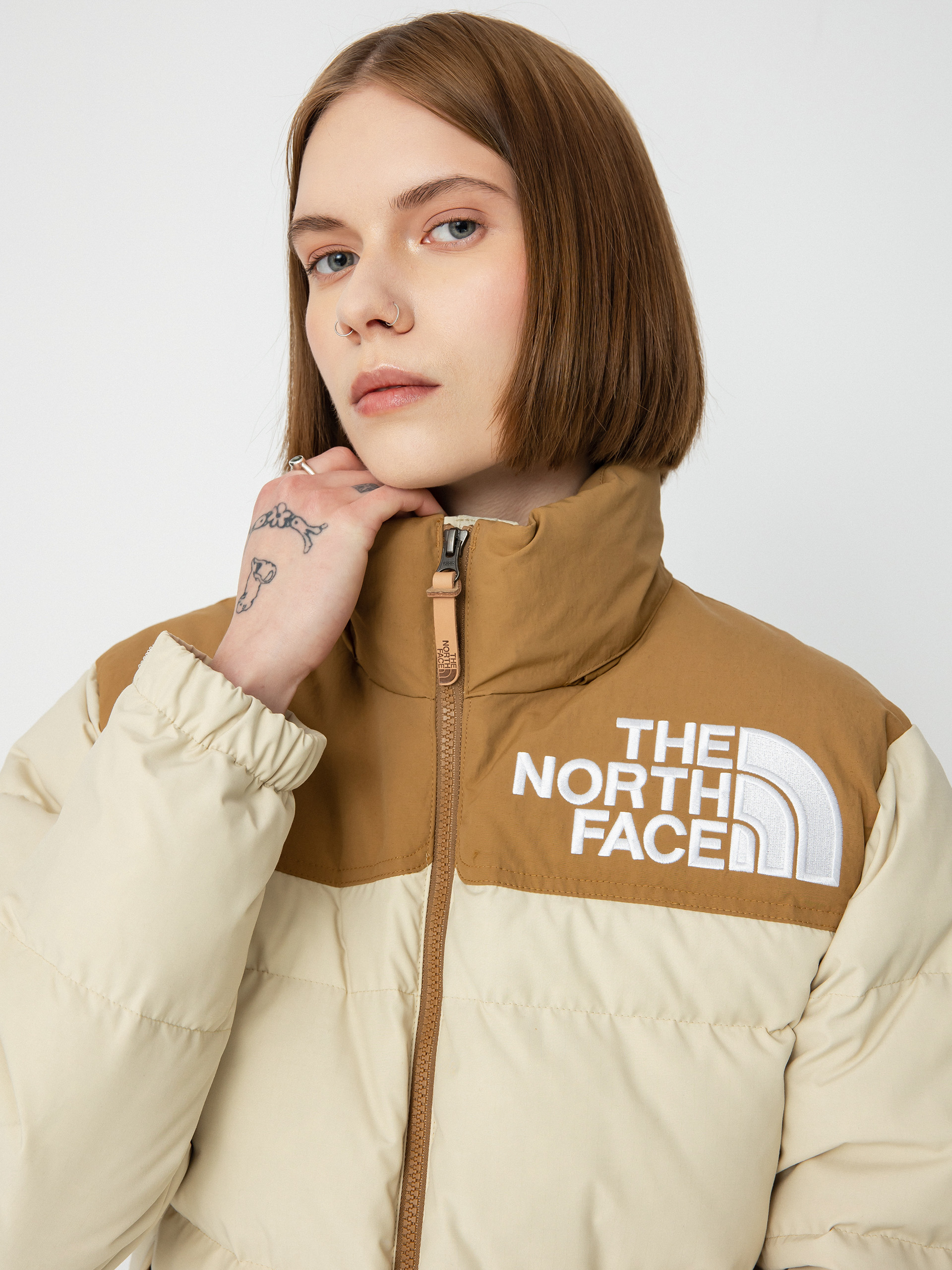 The North Face Яке 92 Low-Fi Hi-Tek Nuptse Wmn (gravel/utility brown)