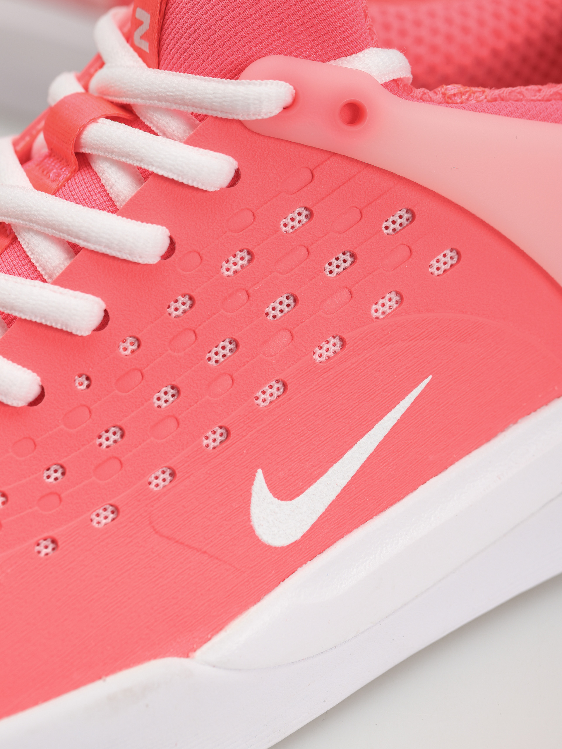 Nike SB Обувки Zoom Nyjah 3 (hot punch/white hot punch hot punch)