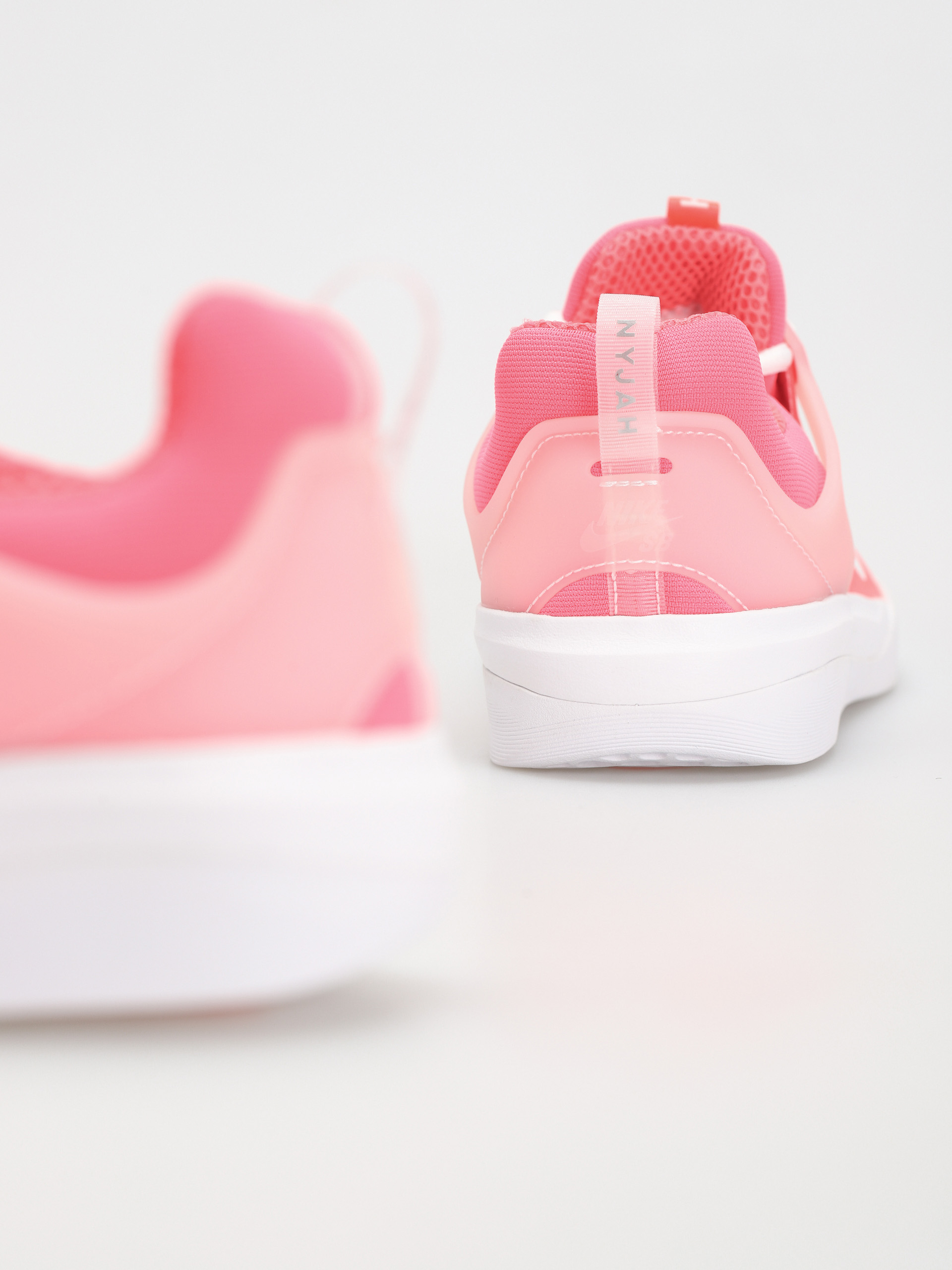 Nike SB Обувки Zoom Nyjah 3 (hot punch/white hot punch hot punch)