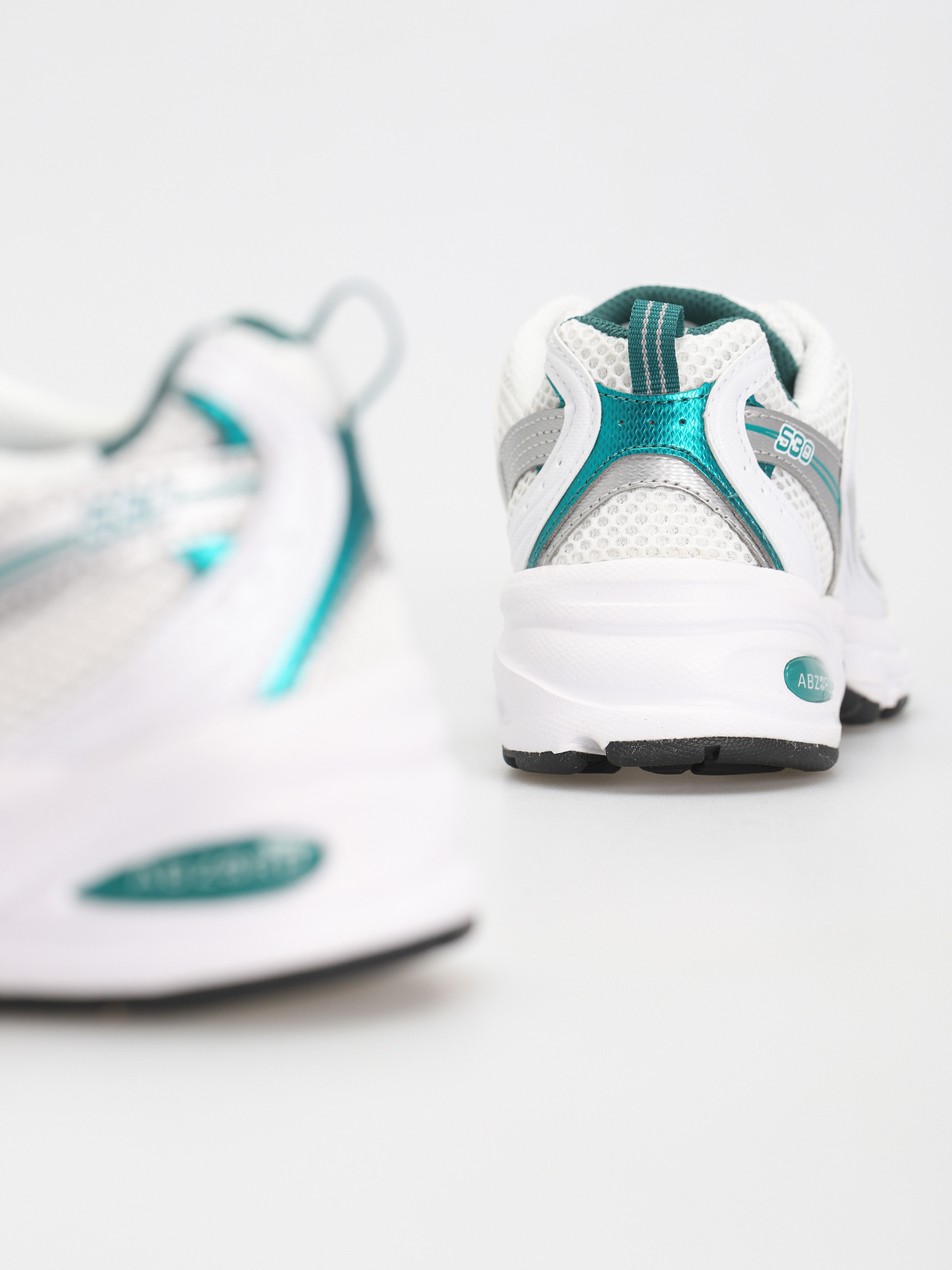 New Balance Обувки 530 (white/silver metalic/turquoise)