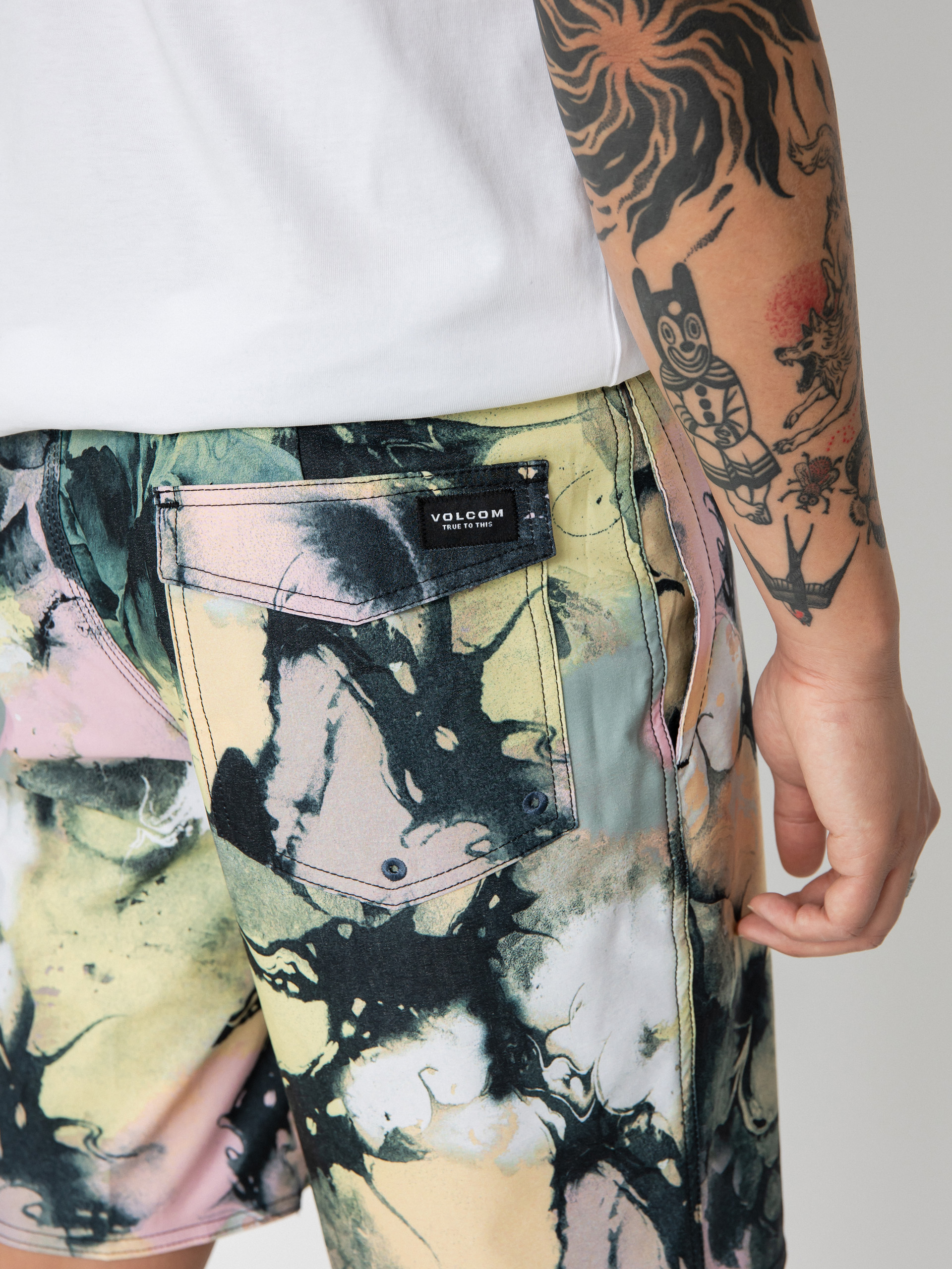 Volcom Плажни къси панталони Skulli Wash Stoney 19 (dawn yellow)