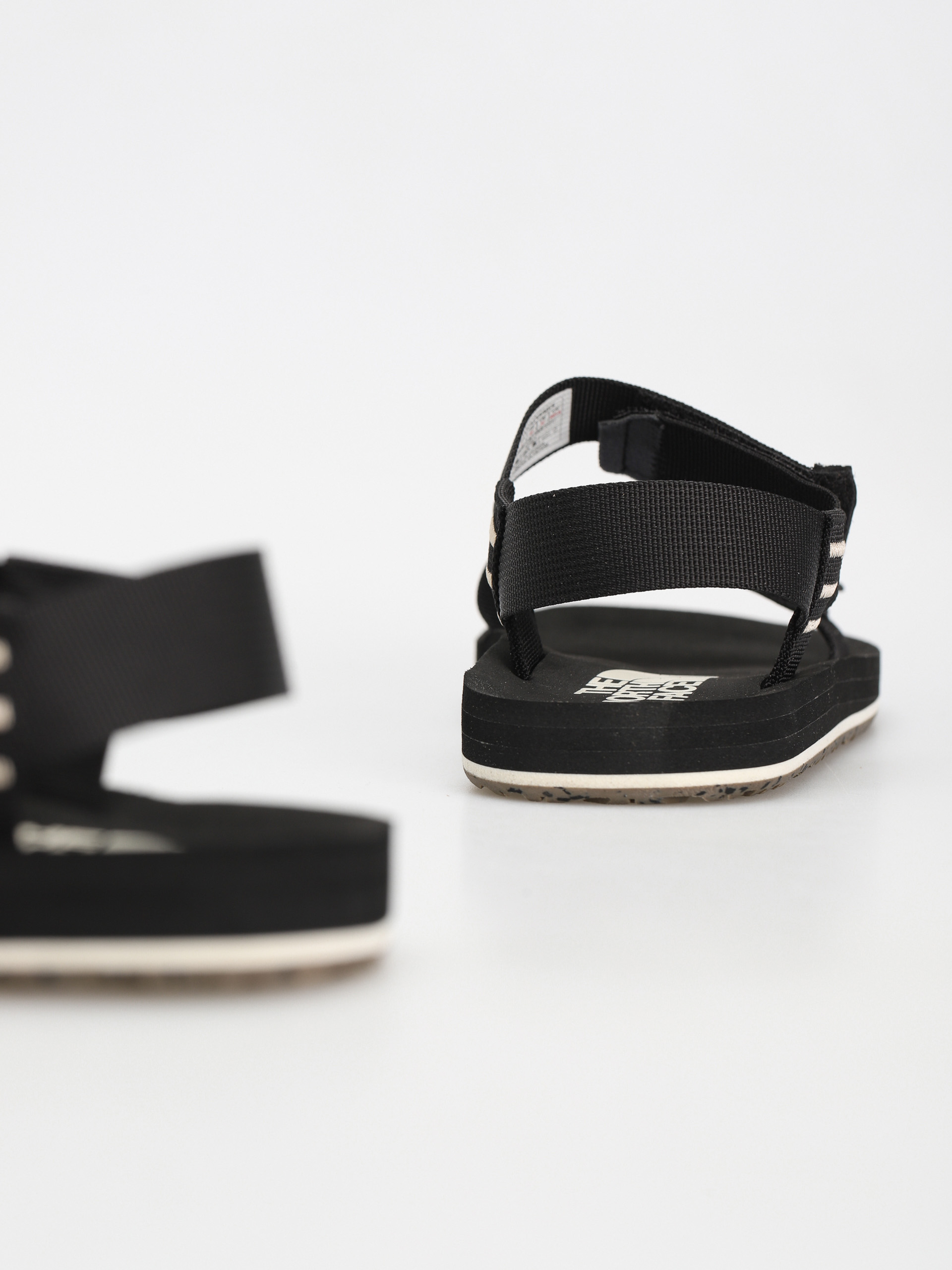 Сандали The North Face Skeena Wmn (tnf black/vintage white)