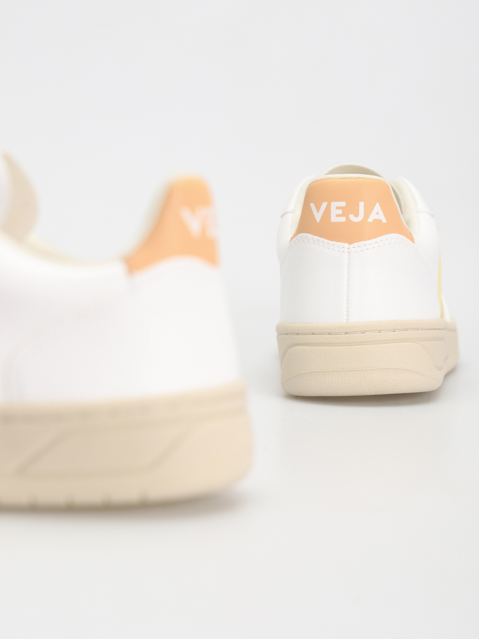 Veja Обувки V-10 Wmn (white sun peach)