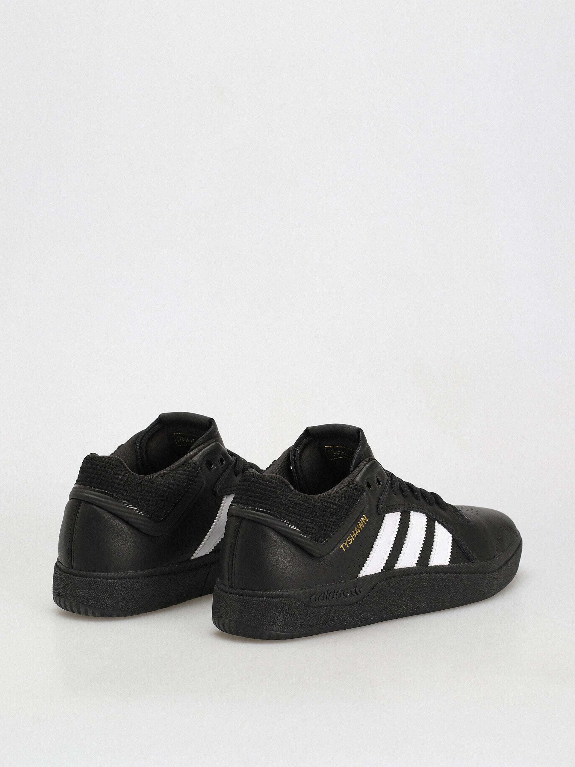 adidas Обувки Tyshawn (cblack/ftwwht/goldmt)