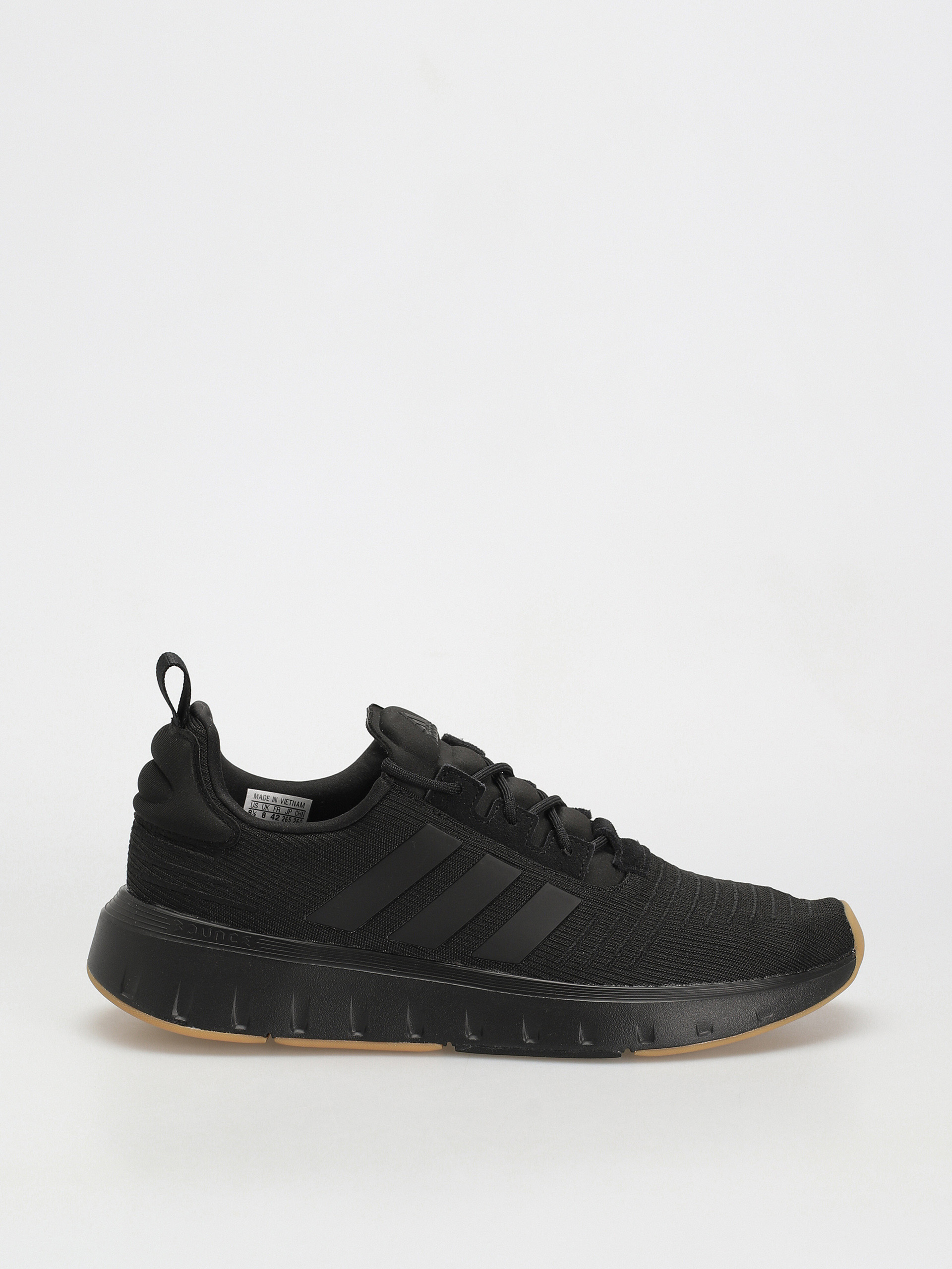 Обувки adidas Swift Run 23 (cblack/cblack/gum3)