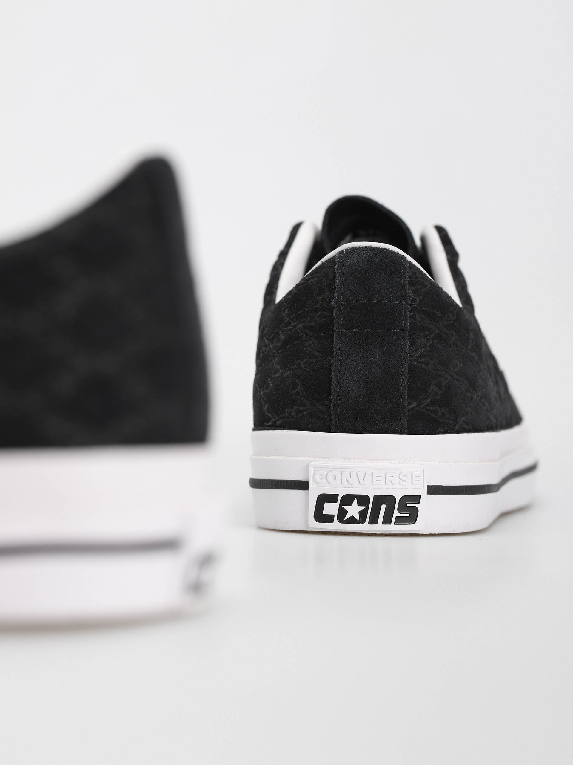 Обувки Converse One Star Pro Ox (black/black/white)