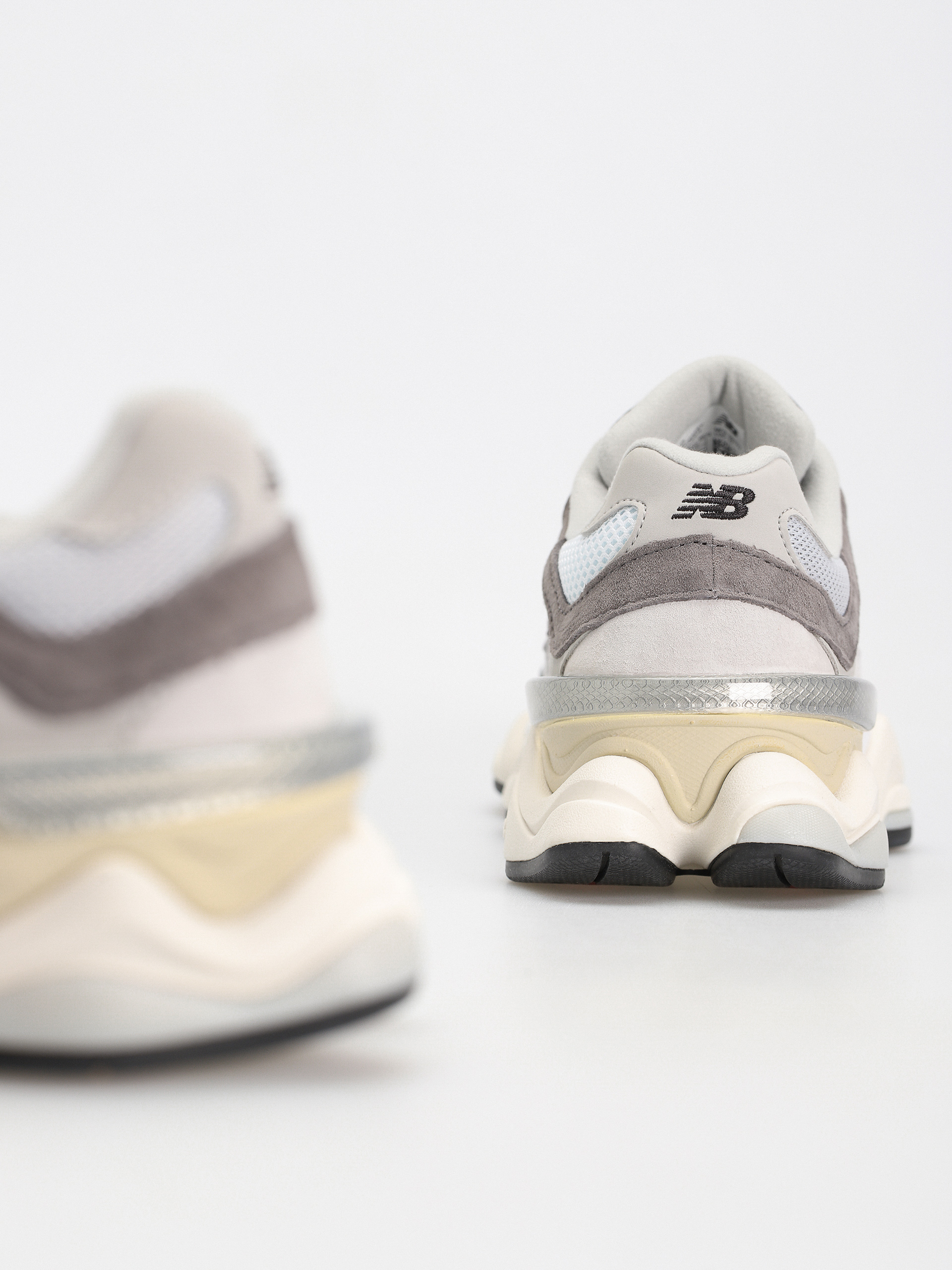 Обувки New Balance 9060 (grey)
