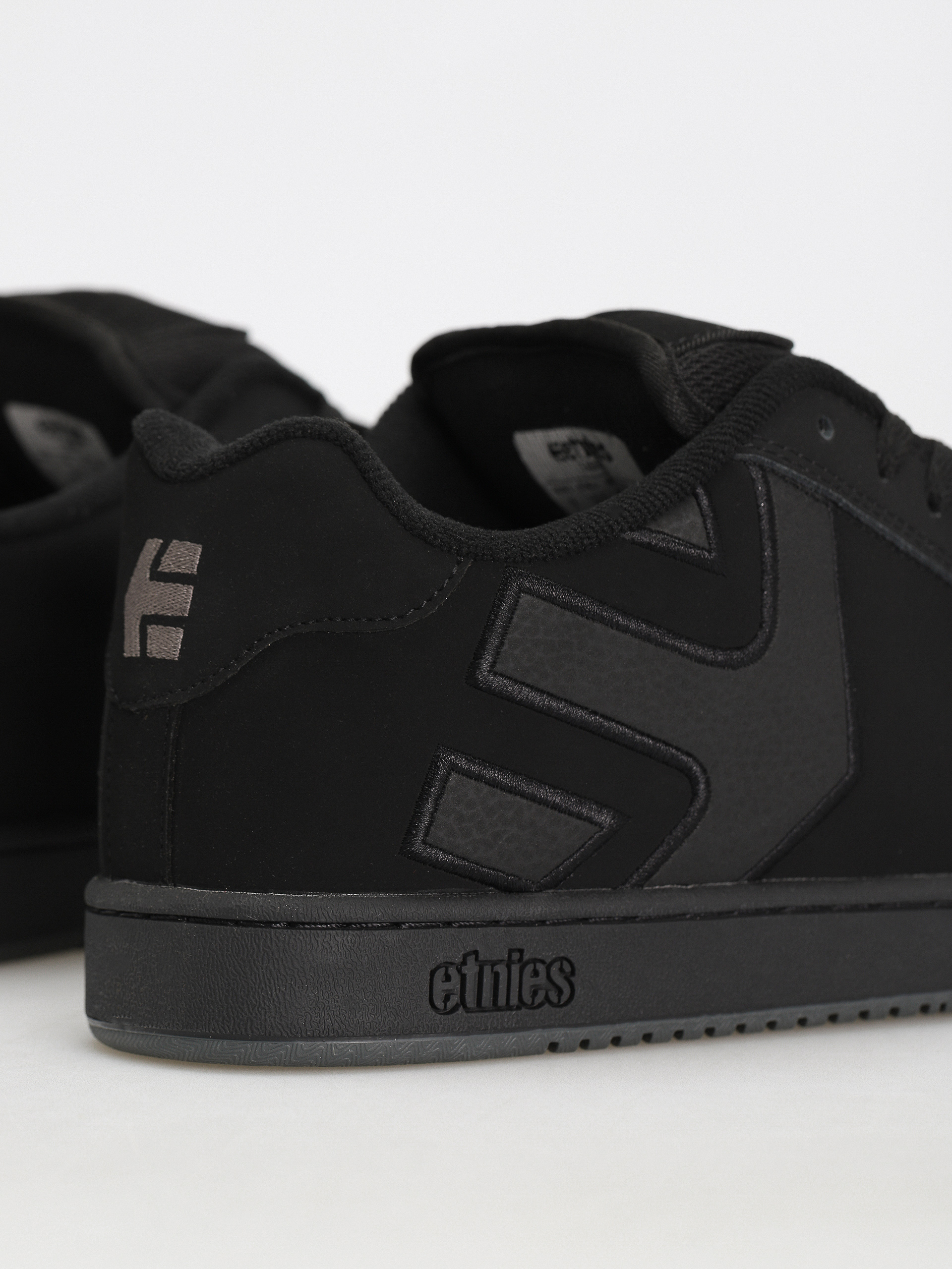 Обувки Etnies Fader (black dirty wash)
