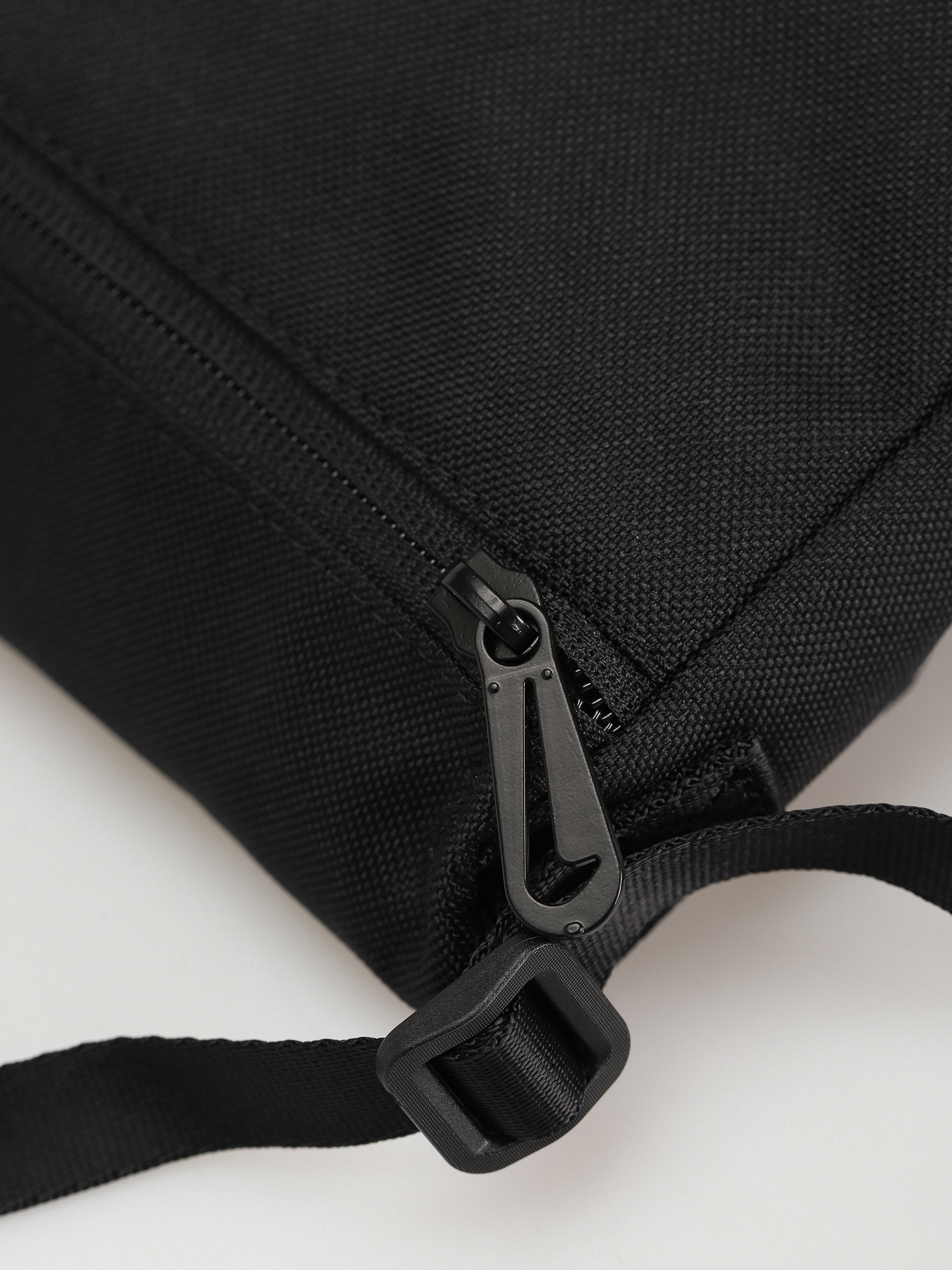 Чанта Nike SB Sportswear Wmn (black/black/white)