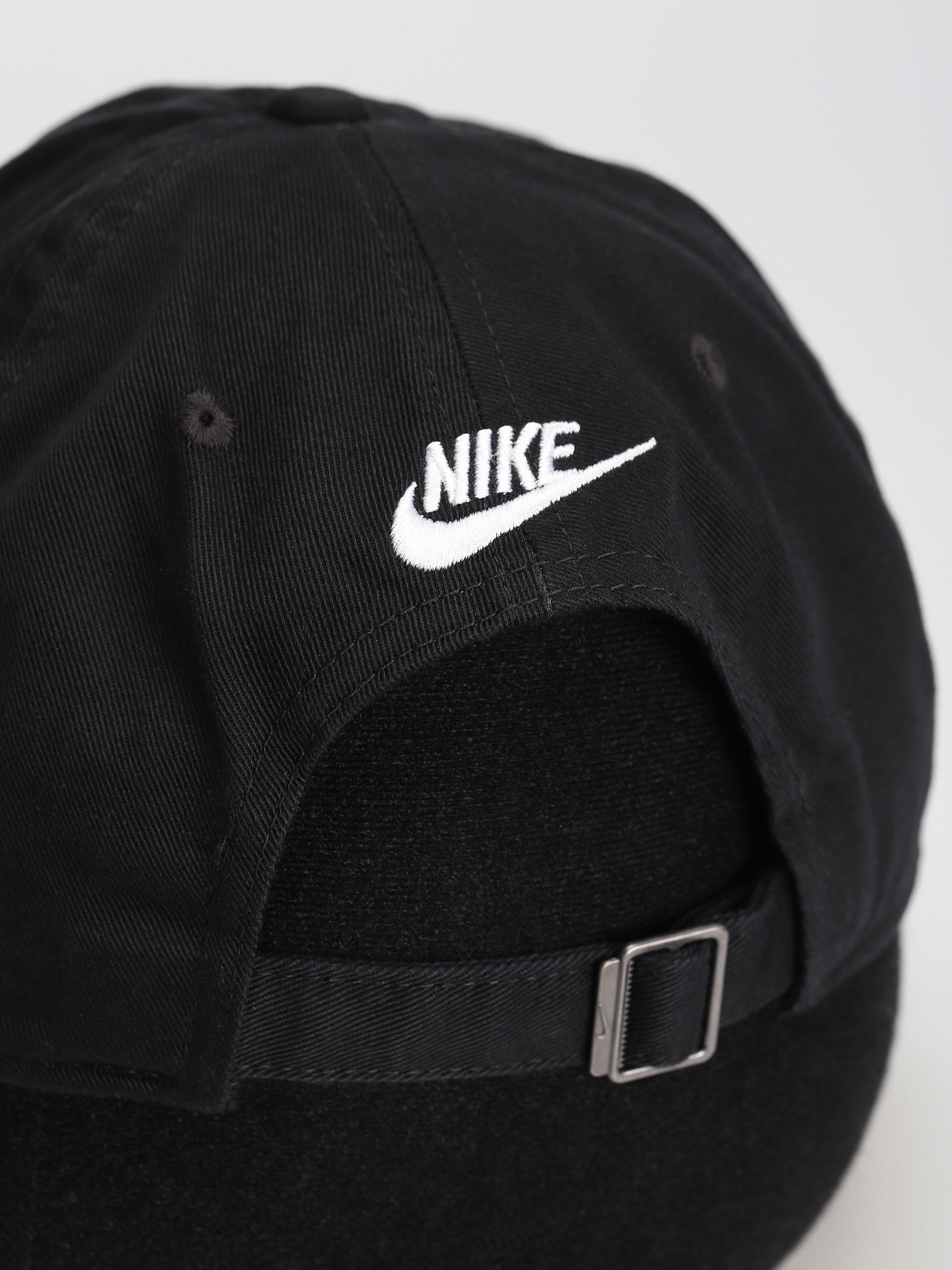Шапка с козирка Nike SB Club (black/white)