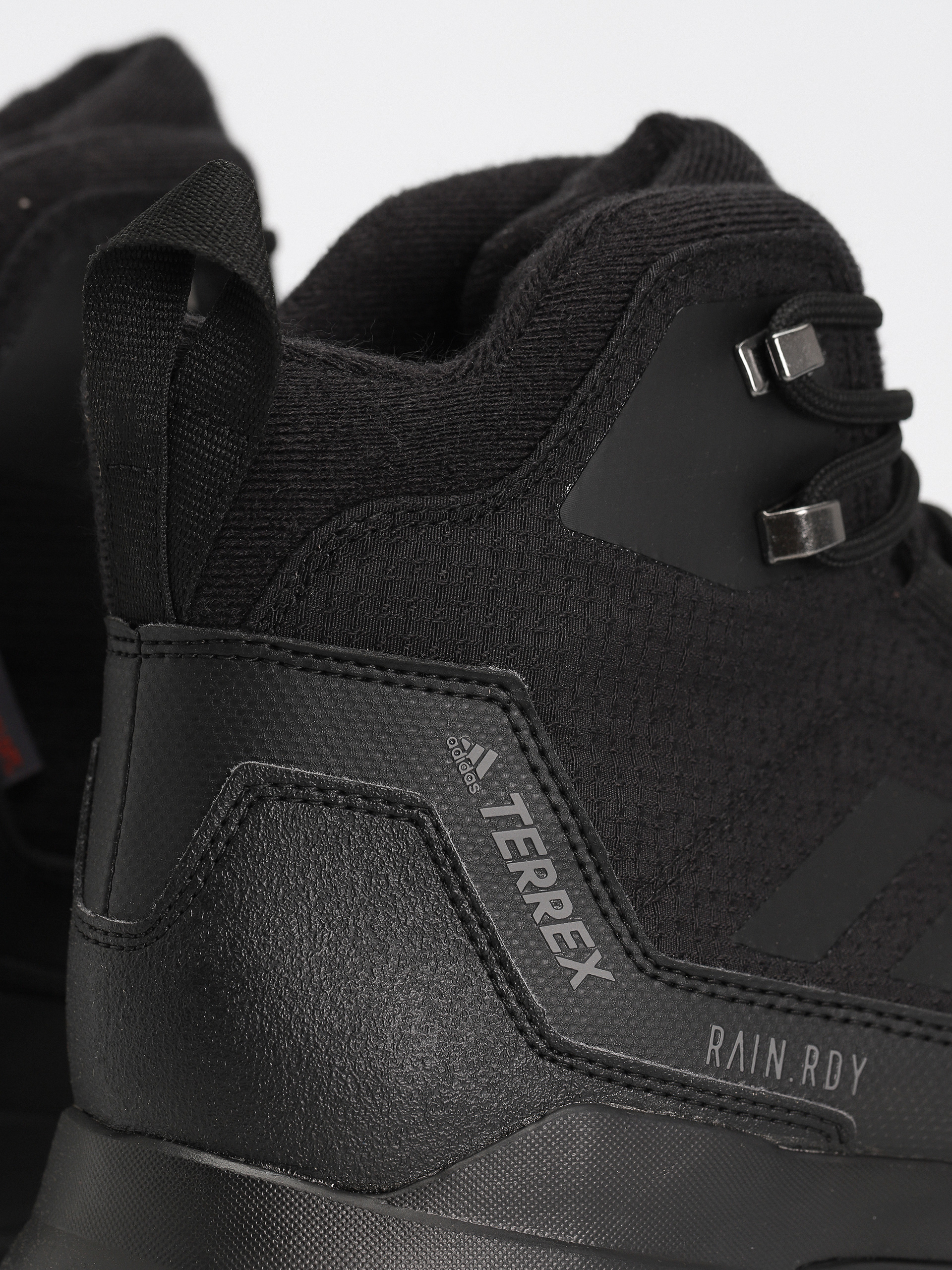 Обувки adidas Originals Frozetrack (cblack/cblack/grefou)