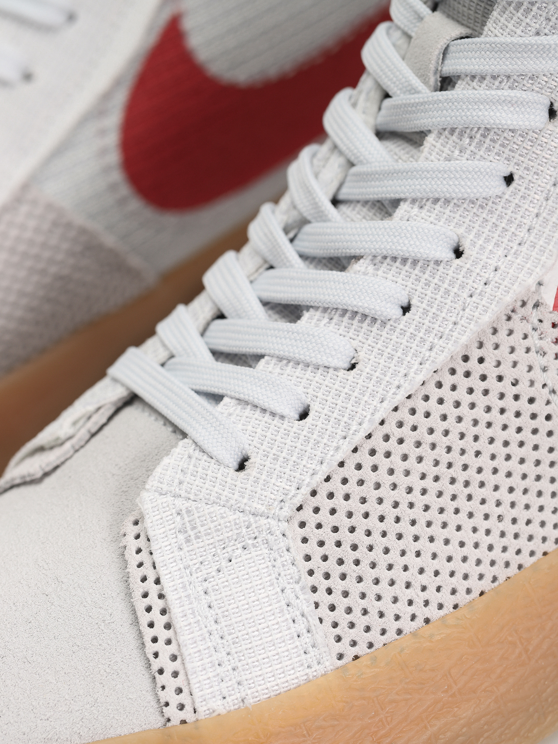 Обувки Nike SB Zoom Blazer Mid Prm (summit white/university red)