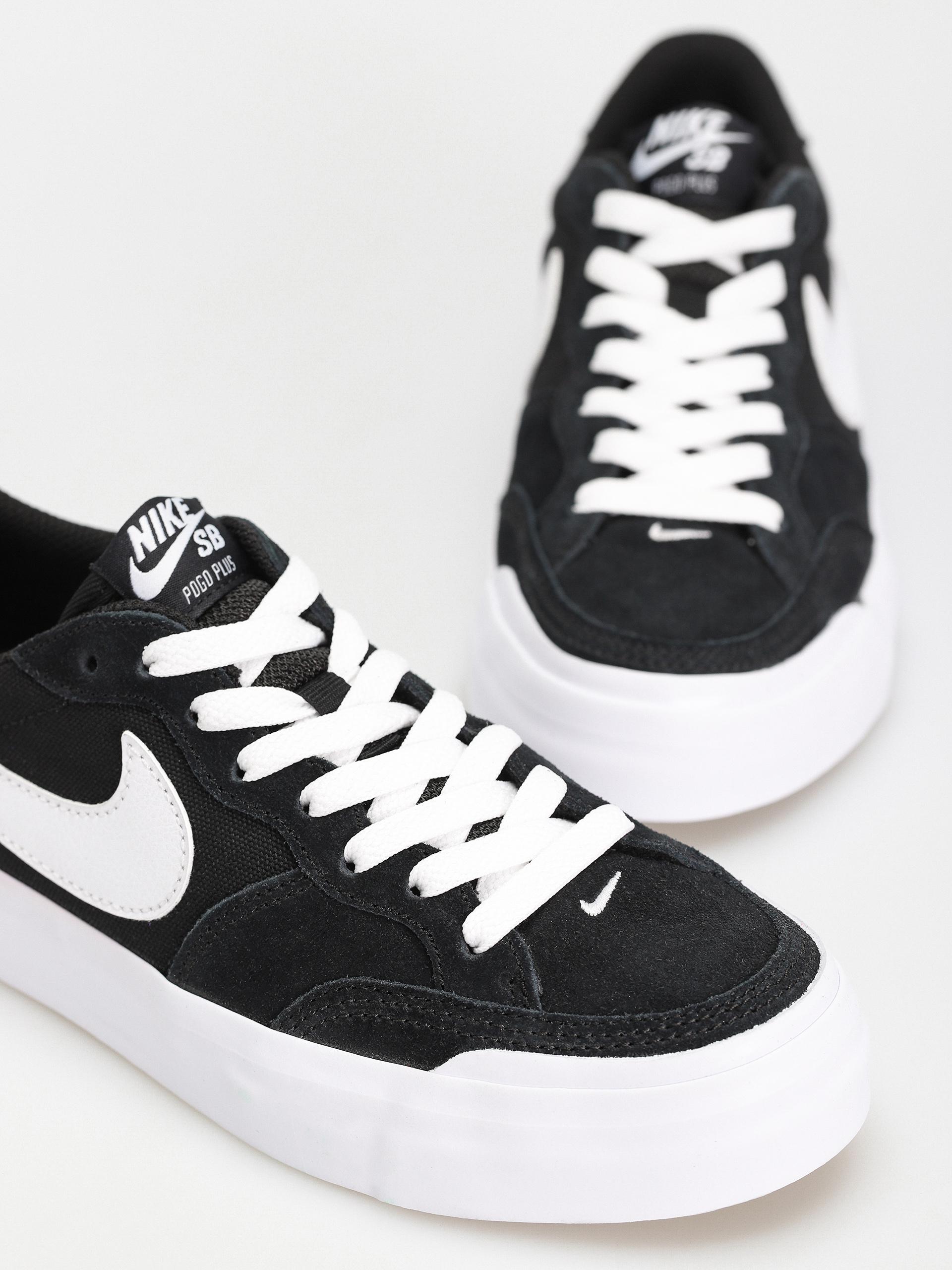 Обувки Nike SB Zoom Pogo Plus (black/white black white)