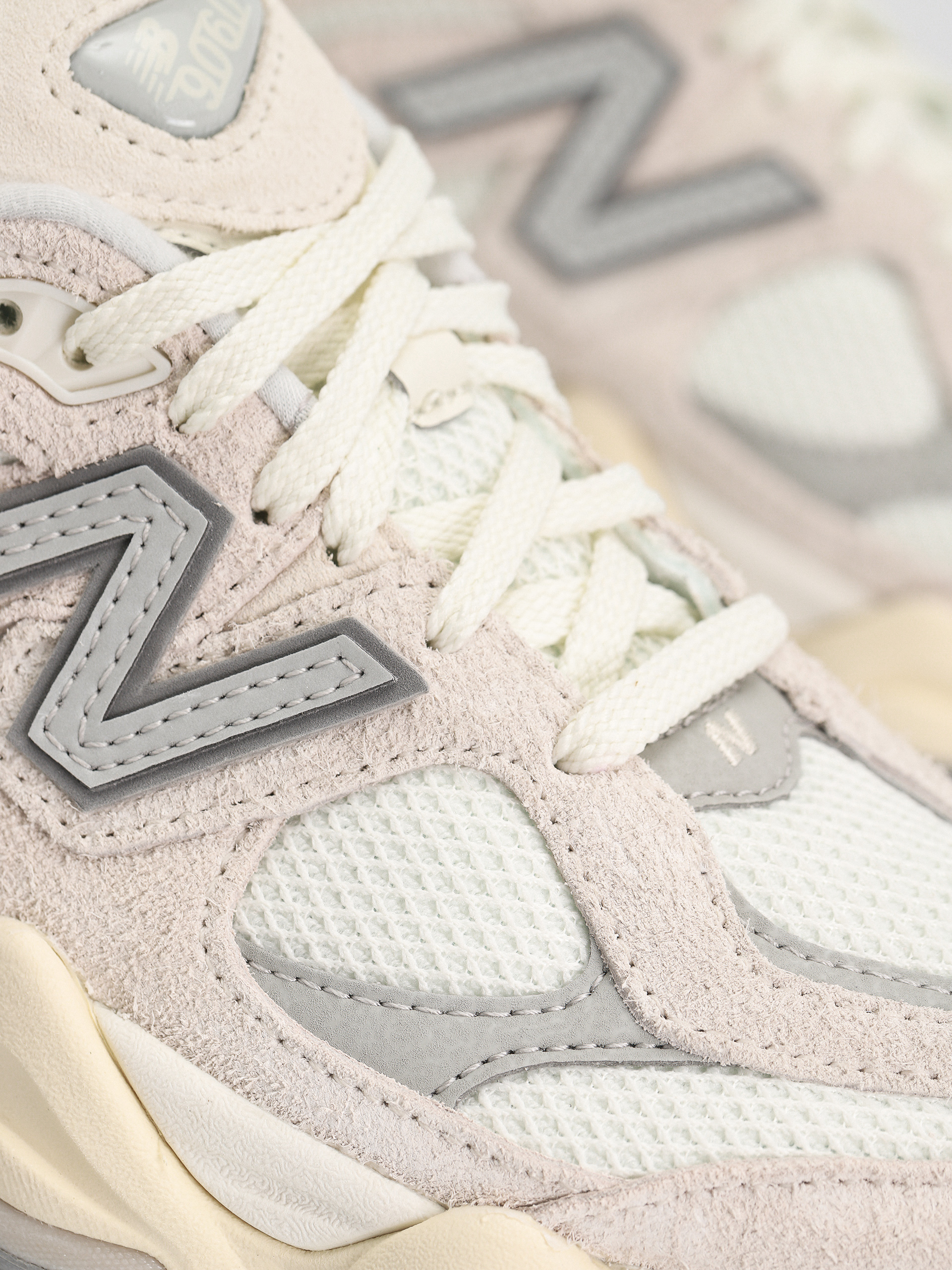 Обувки New Balance 9060 (sea salt)