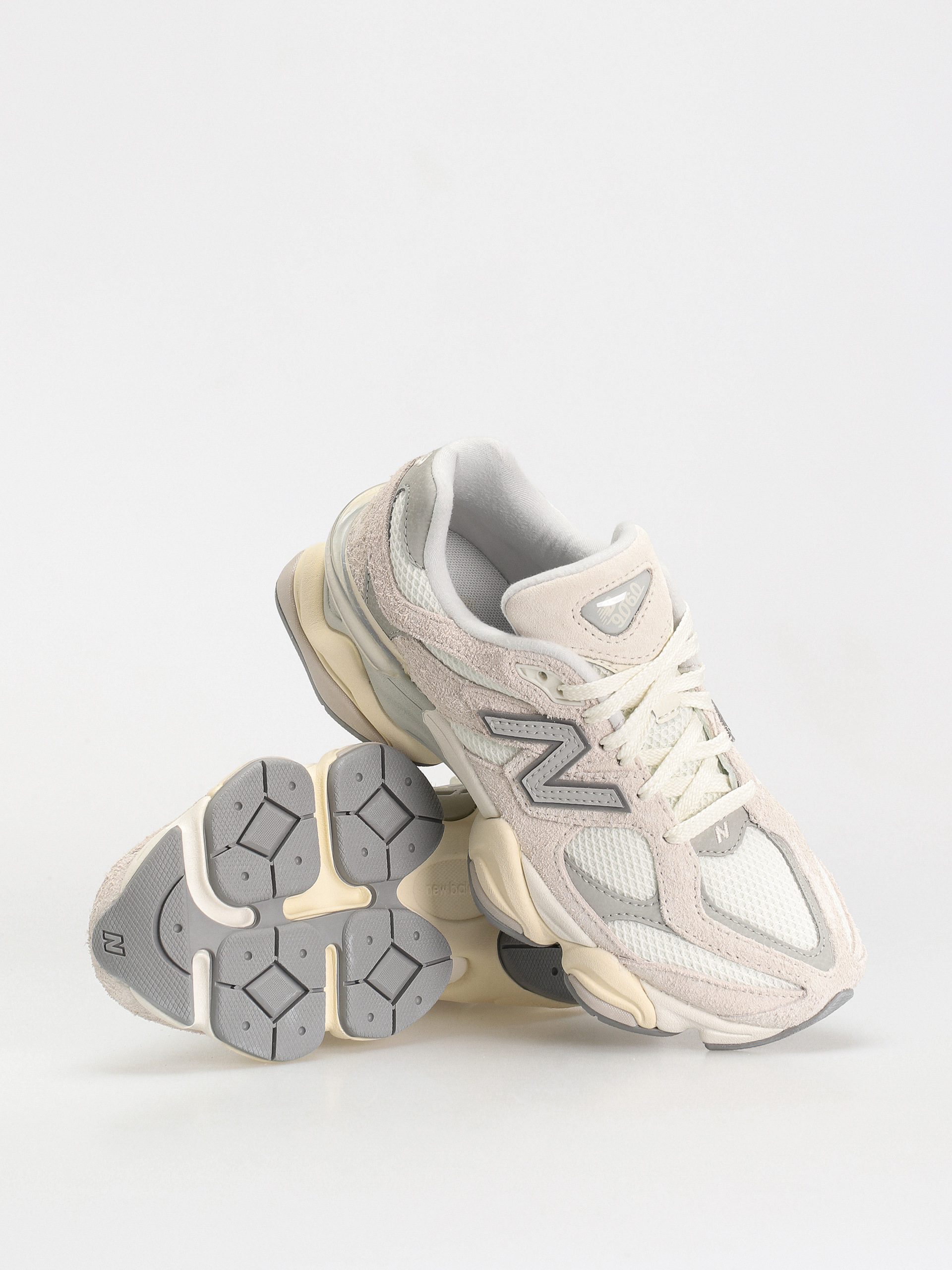 Обувки New Balance 9060 (sea salt)