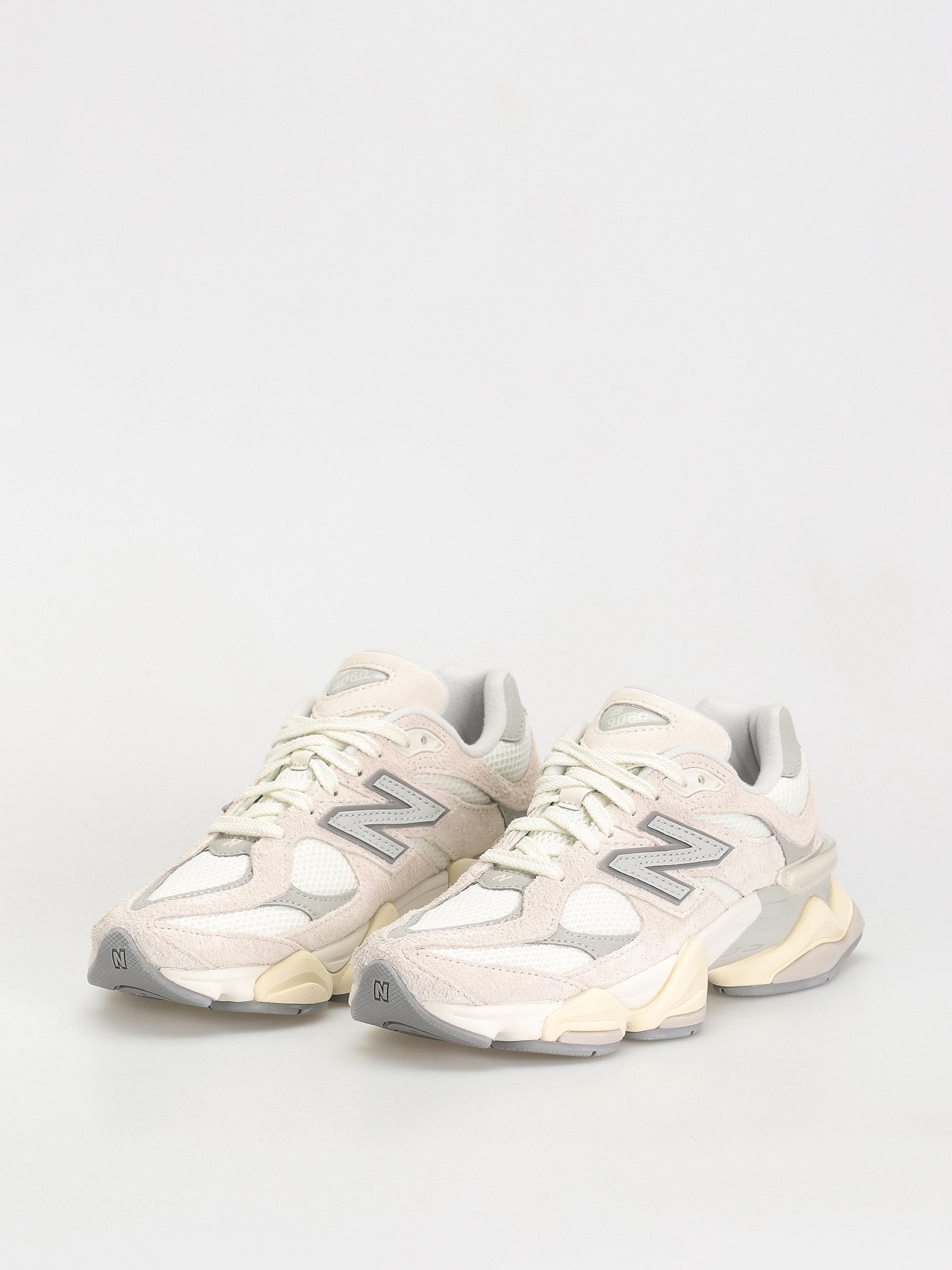 Обувки New Balance 9060 (sea salt)