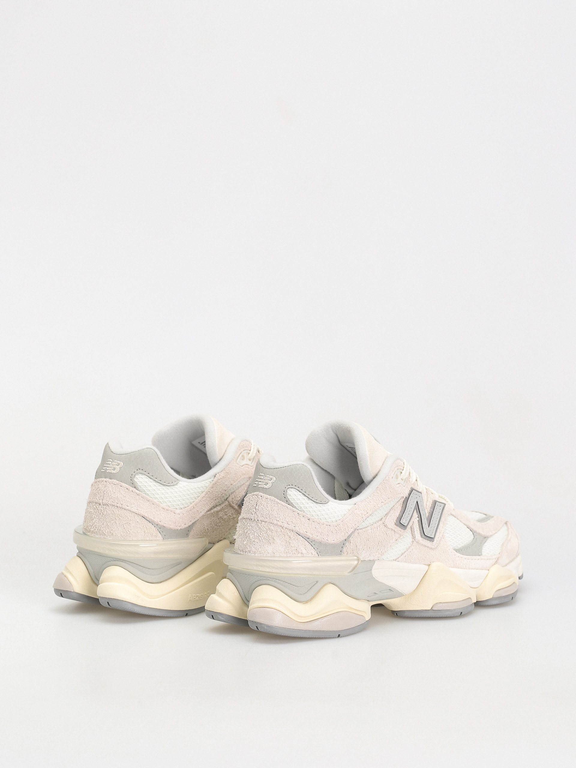 Обувки New Balance 9060 (sea salt)