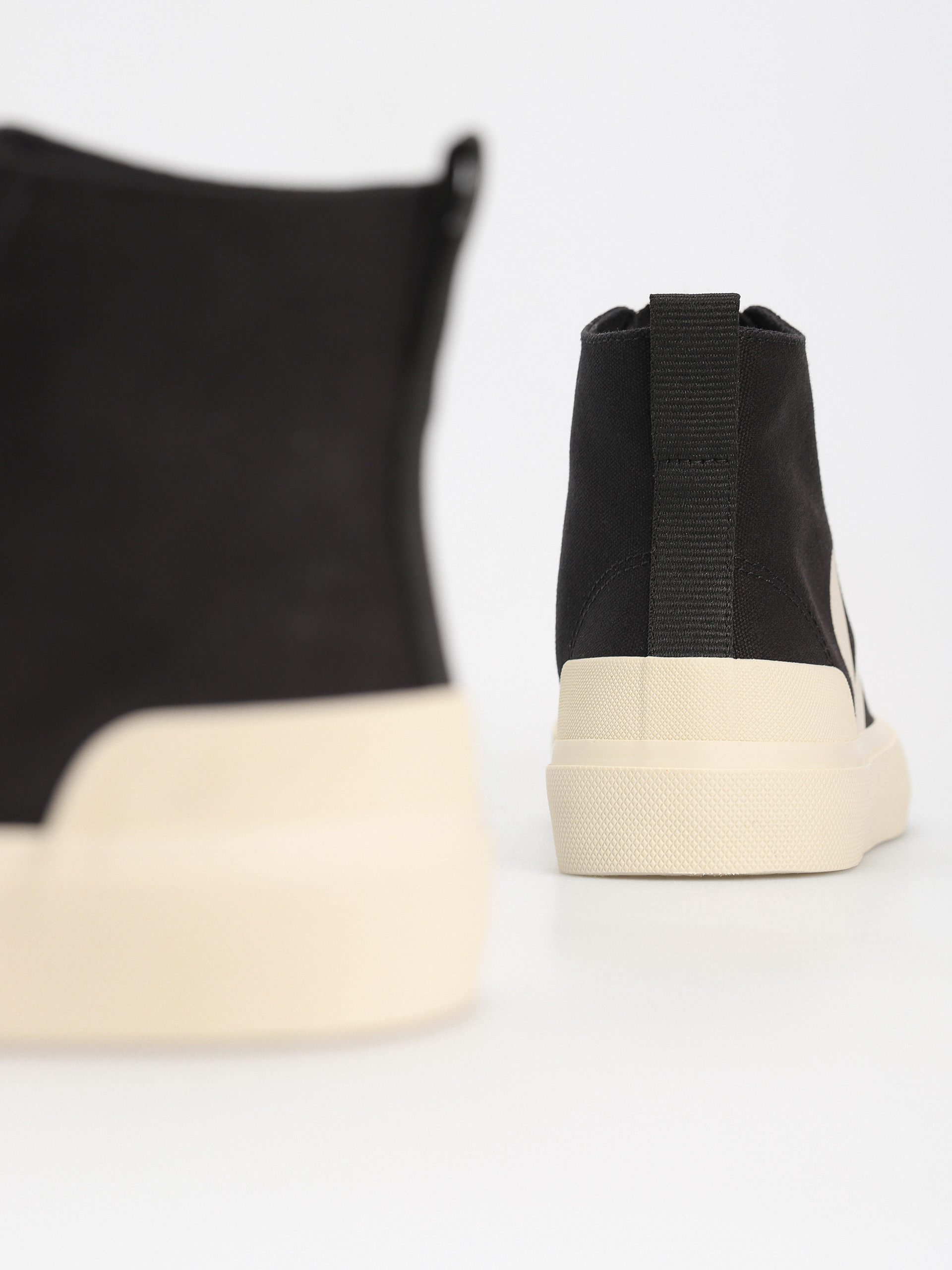 Обувки Veja Wata II Canvas Wmn (black pierre)
