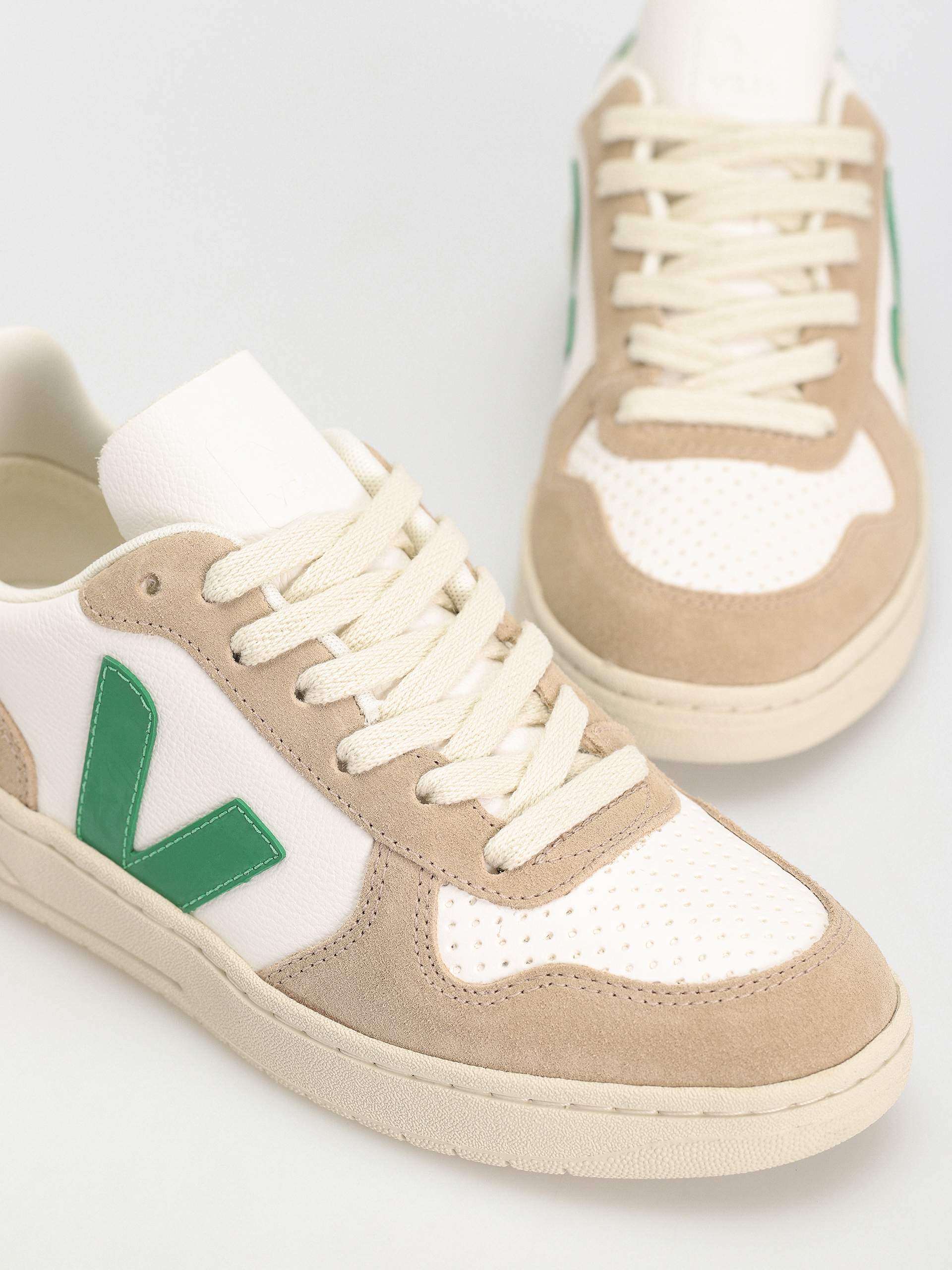 Обувки Veja V-10 Wmn (extra white emeraude sahara)