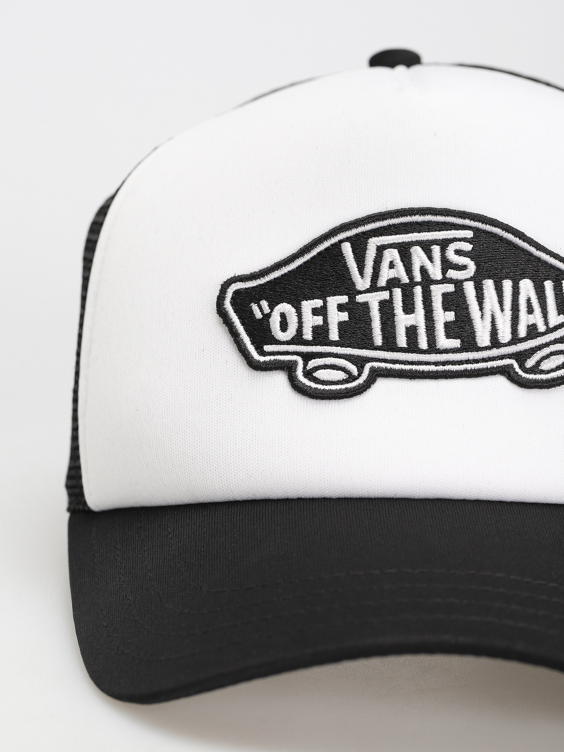 Шапка с козирка Vans Classic Patch Curved Bill Trucker (black/white)