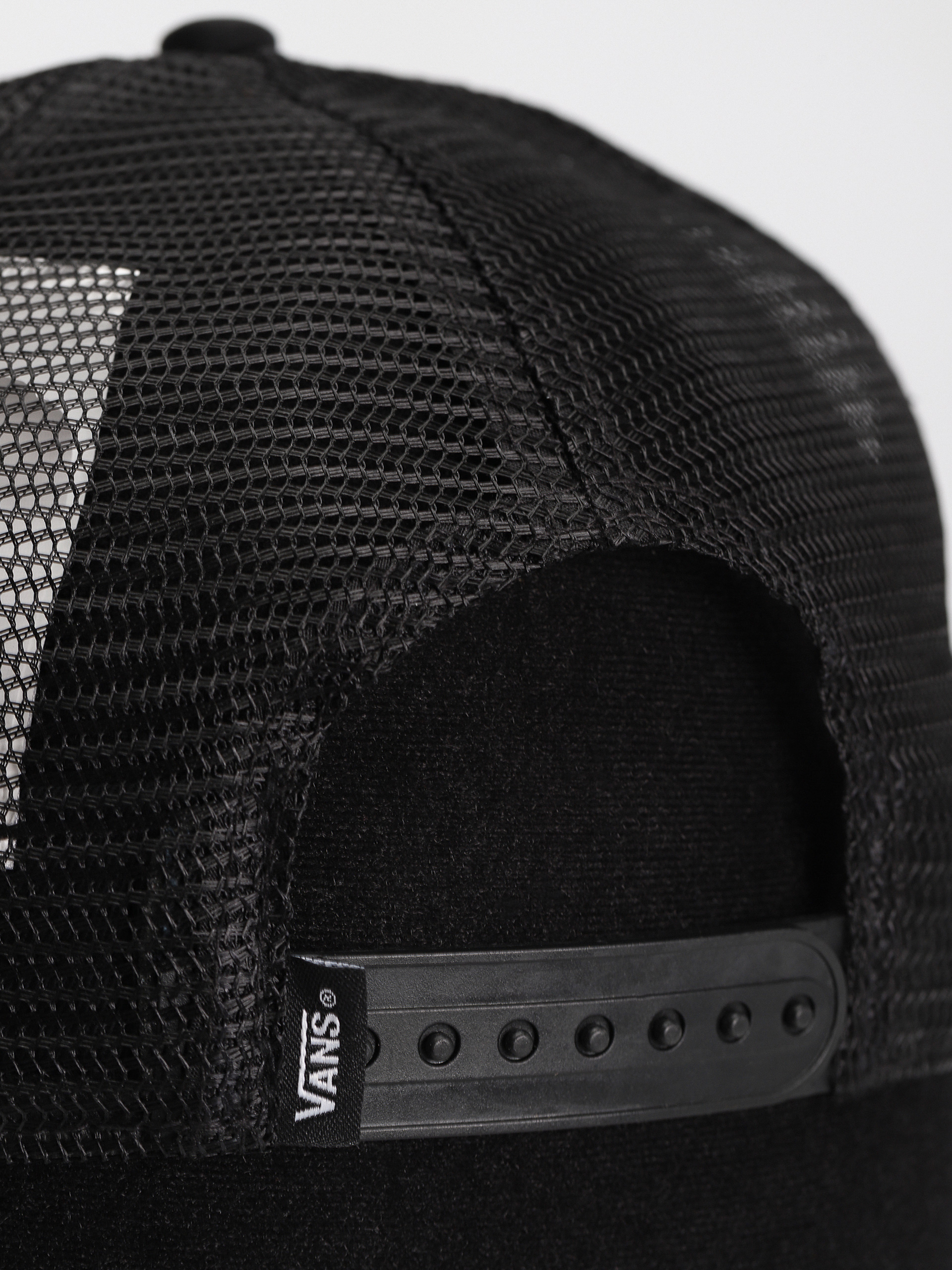 Шапка с козирка Vans Classic Patch Curved Bill Trucker (black/white)