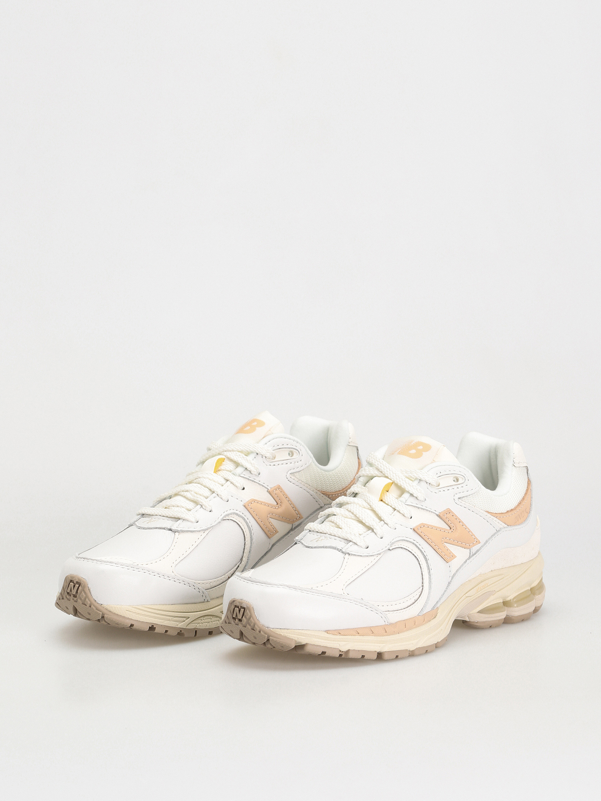 Обувки New Balance 2002 (bright white)