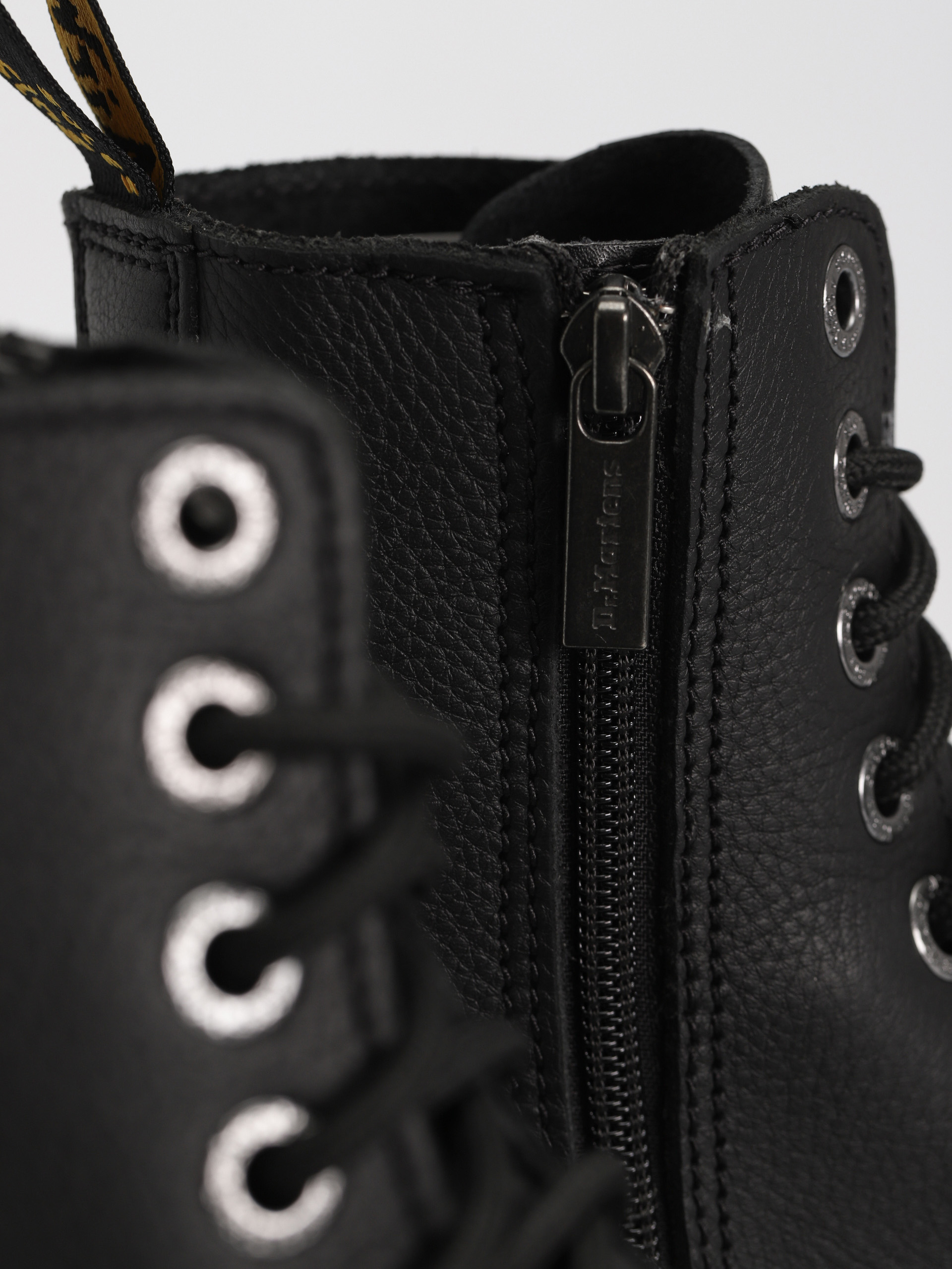 Обувки Dr. Martens Jadon III (black pisa)