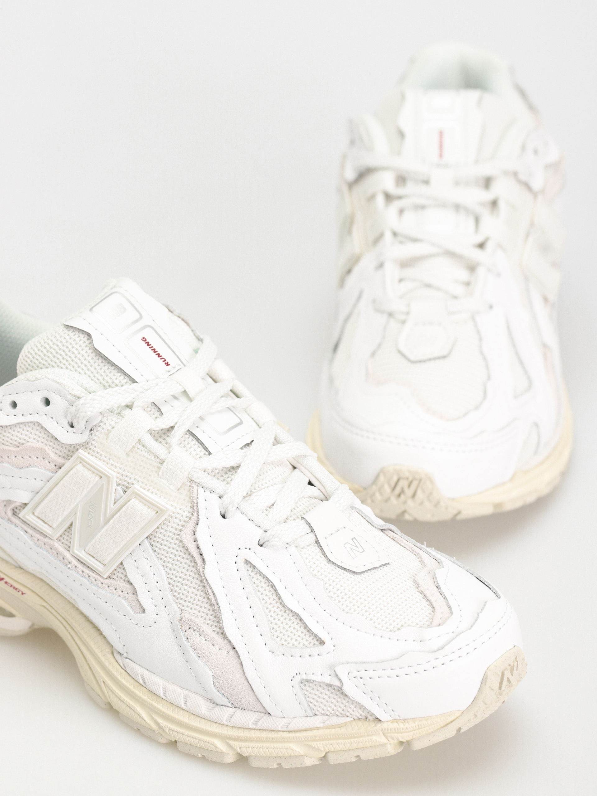 Обувки New Balance 1906 (white)