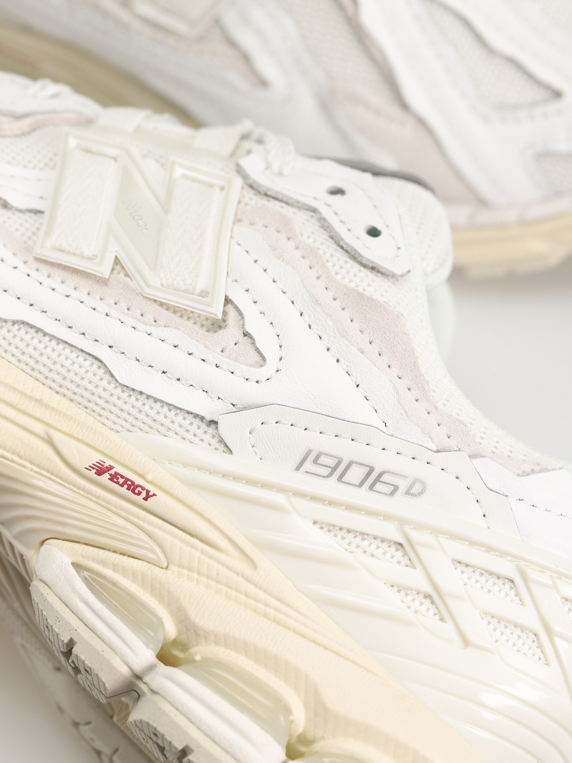 Обувки New Balance 1906 (white)