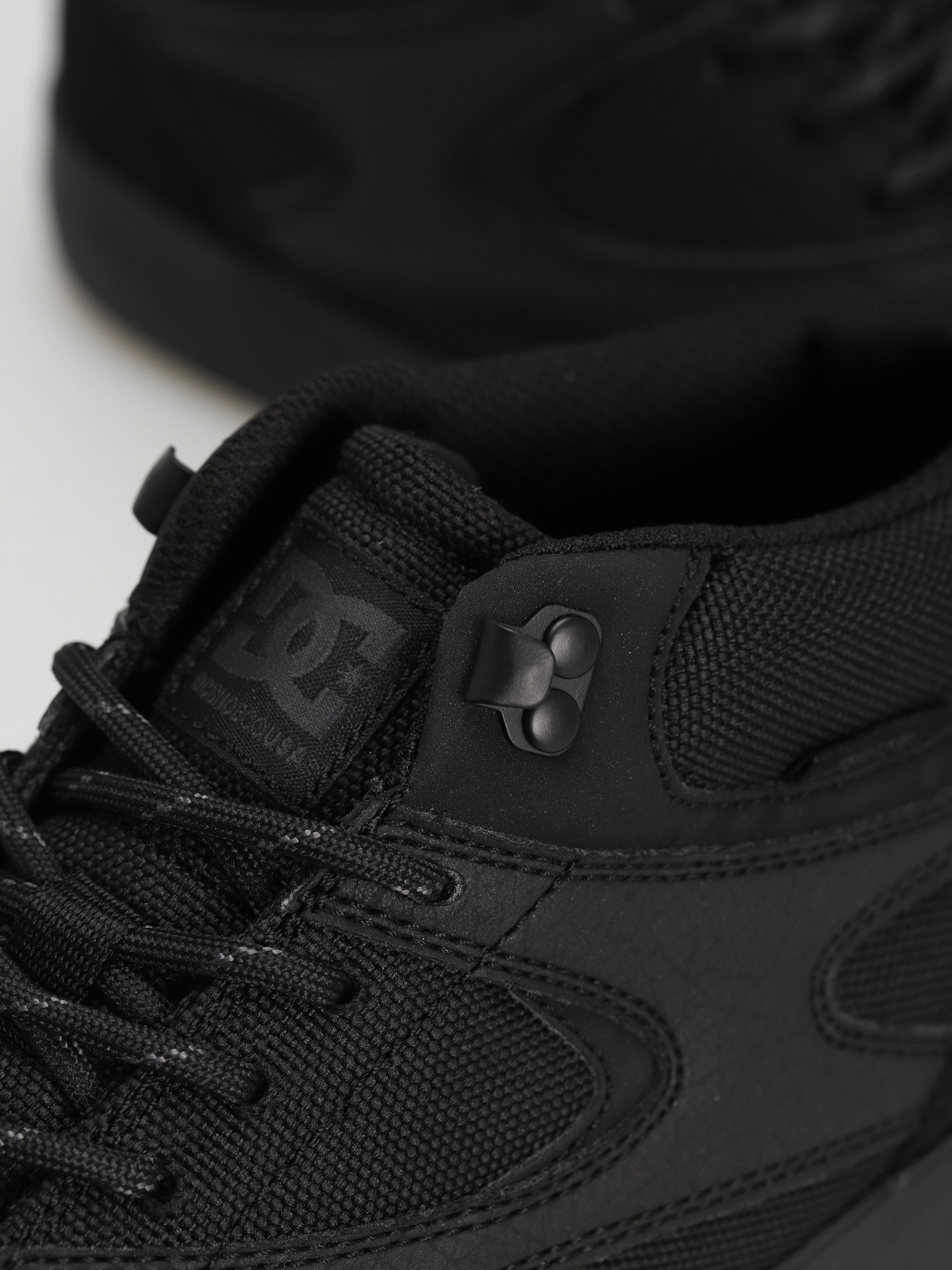 Обувки DC Kalis Mid Wnt (black/black)